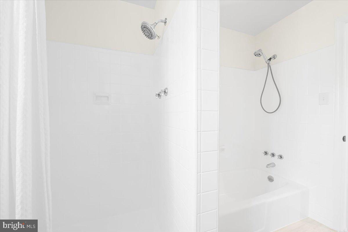 WOODSIDE FOREST - Residential