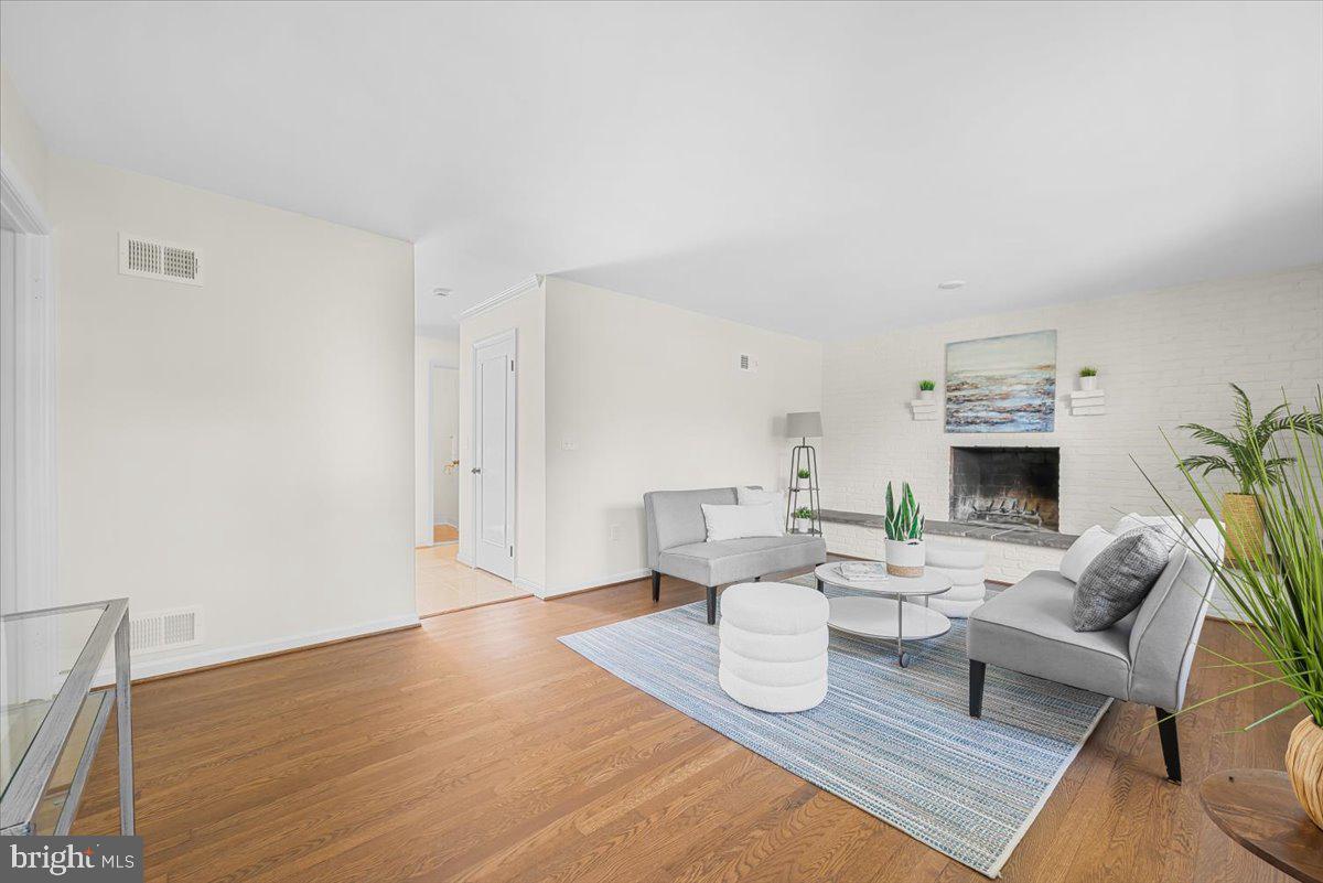 WOODSIDE FOREST - Residential