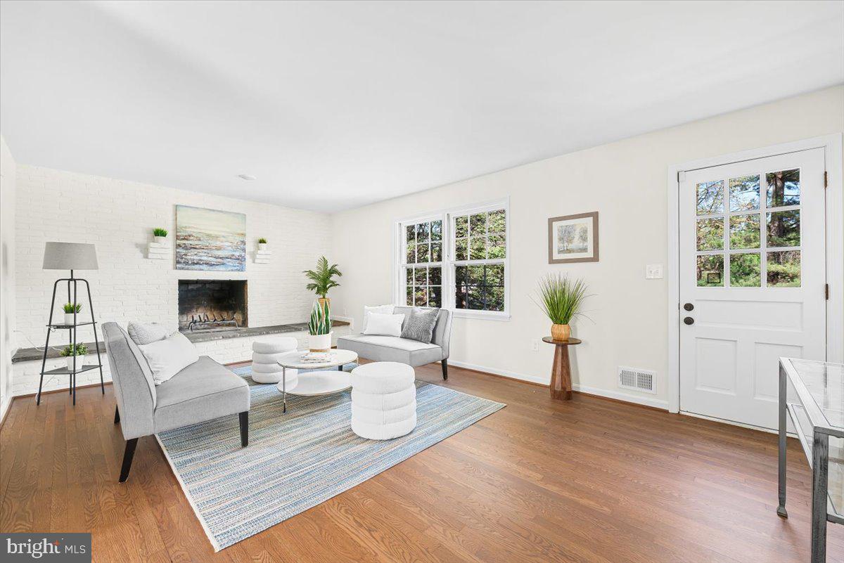 WOODSIDE FOREST - Residential