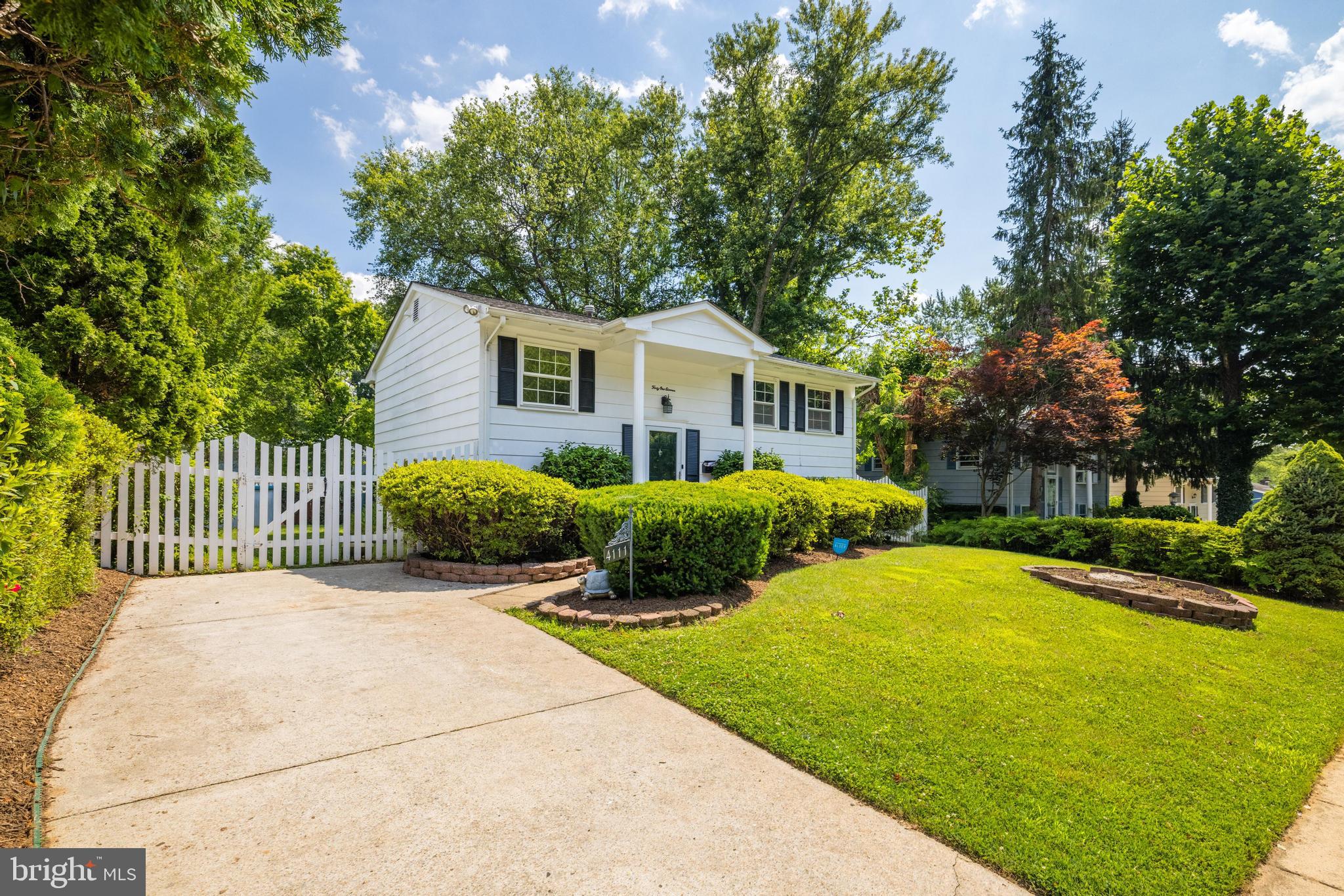 4111 HEMINGWAY DRIVE