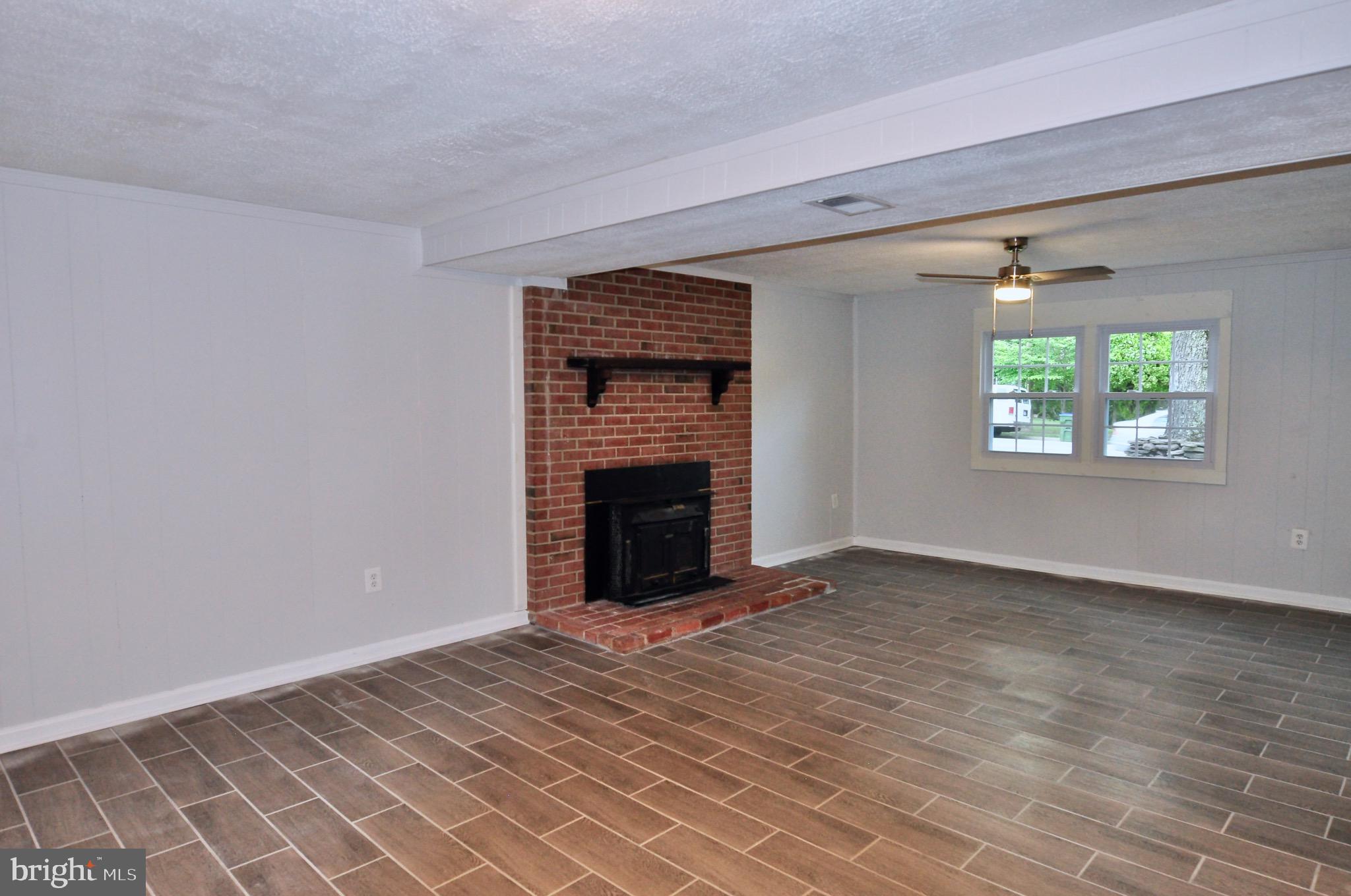 DALE CITY - Residential Lease