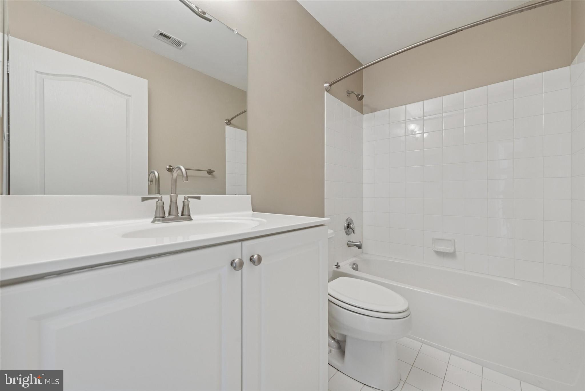 GREENBRIAR II - Residential Lease