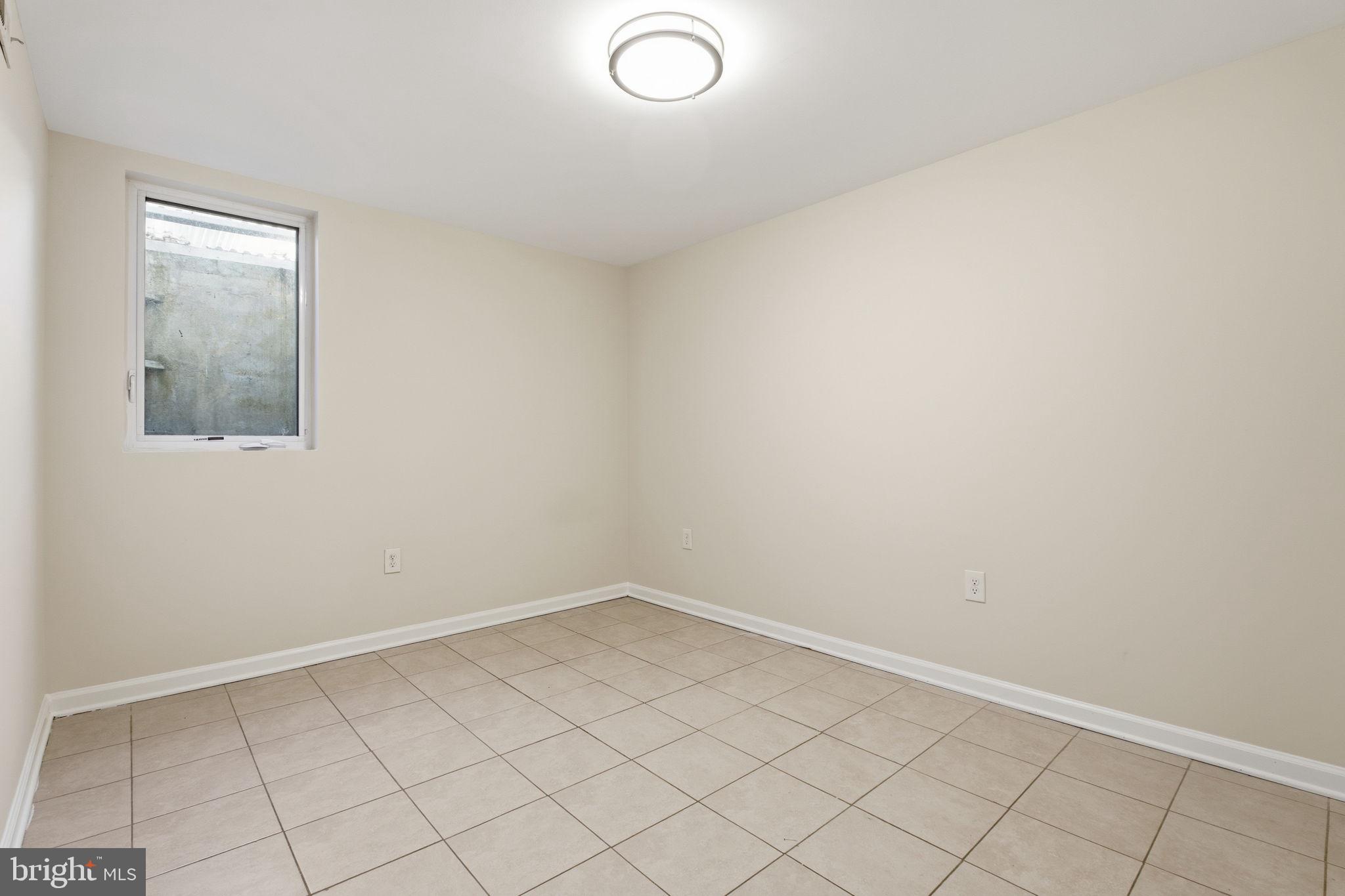 COLLEGE ESTATES - Residential