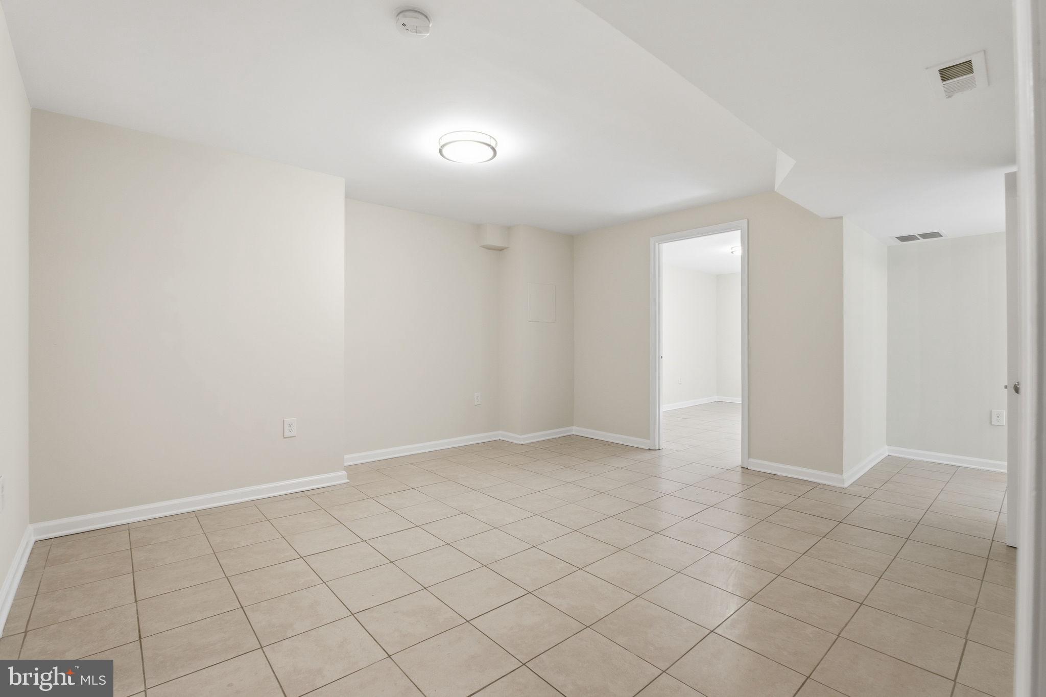 COLLEGE ESTATES - Residential