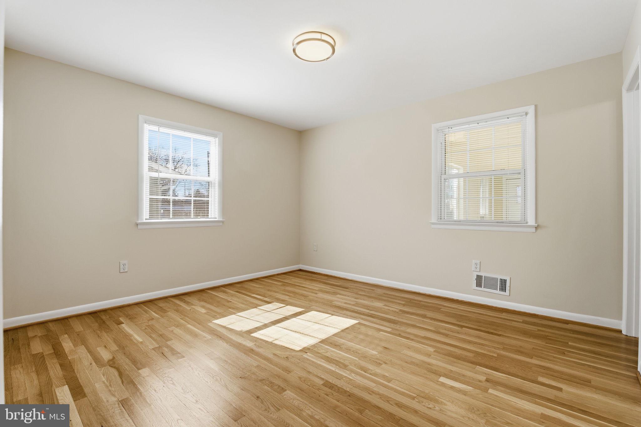 COLLEGE ESTATES - Residential