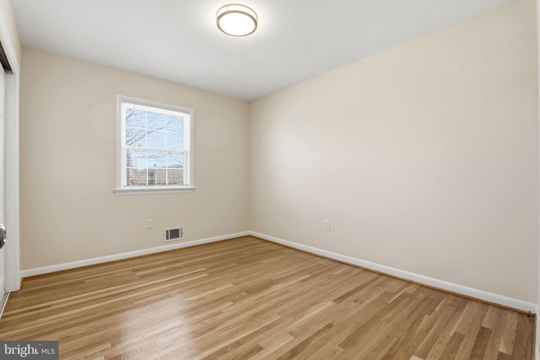 COLLEGE ESTATES - Residential