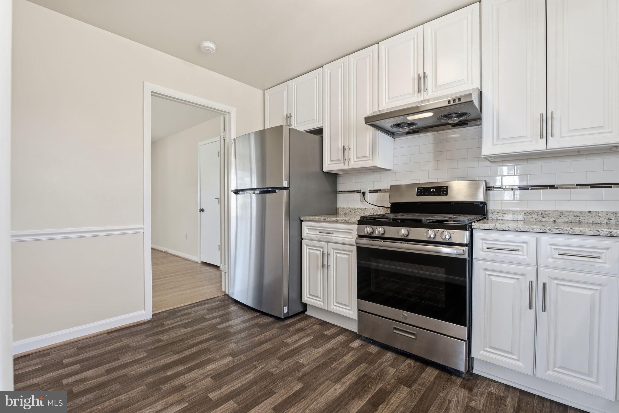 COLLEGE ESTATES - Residential