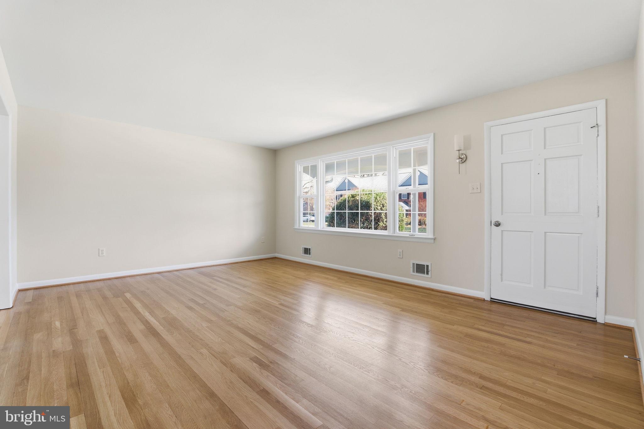 COLLEGE ESTATES - Residential