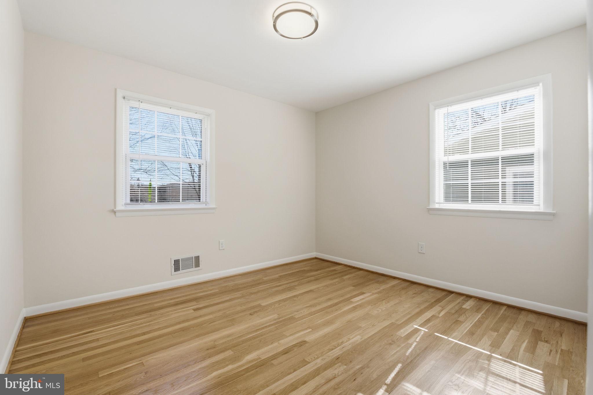 COLLEGE ESTATES - Residential