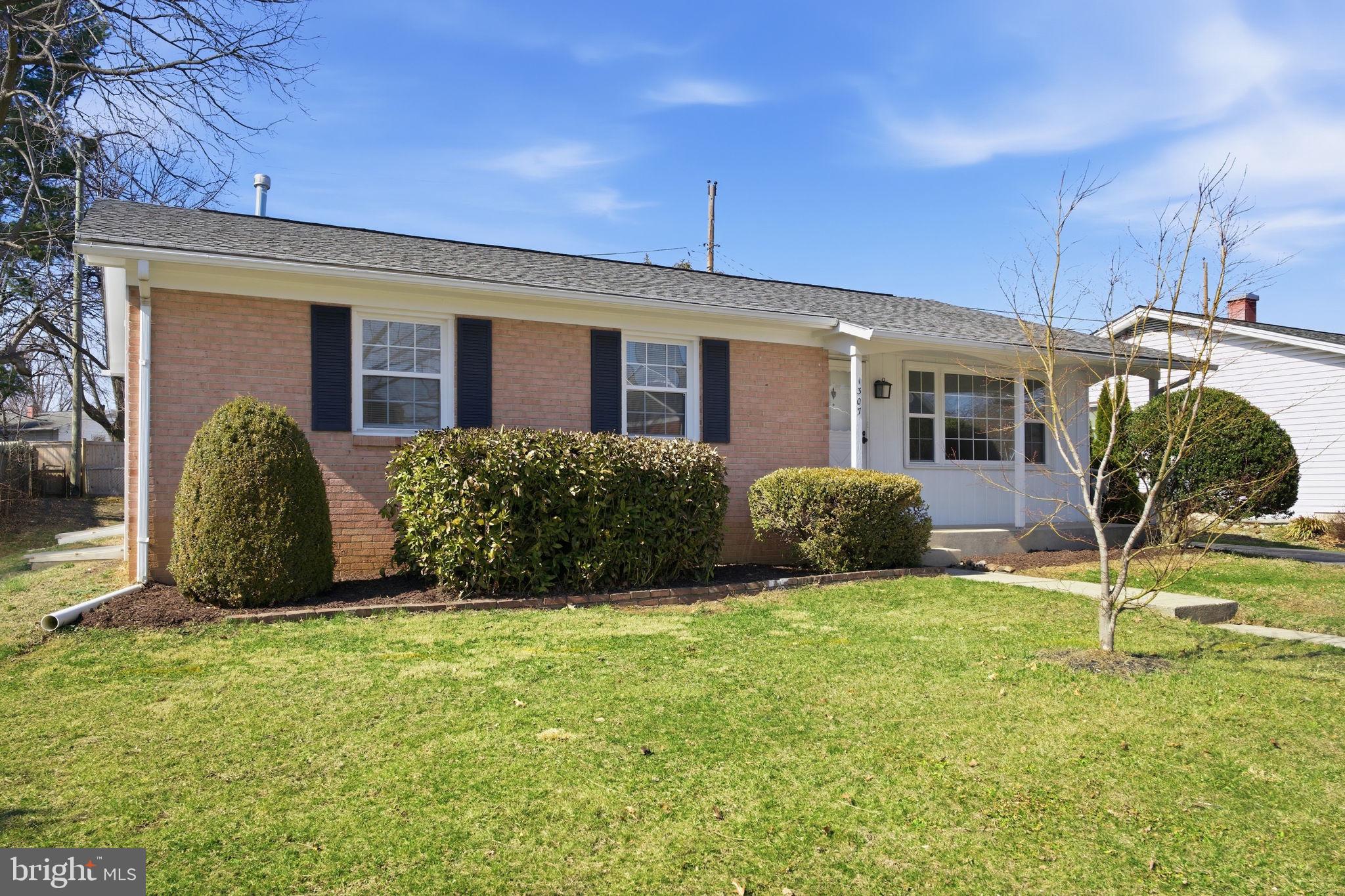 COLLEGE ESTATES - Residential