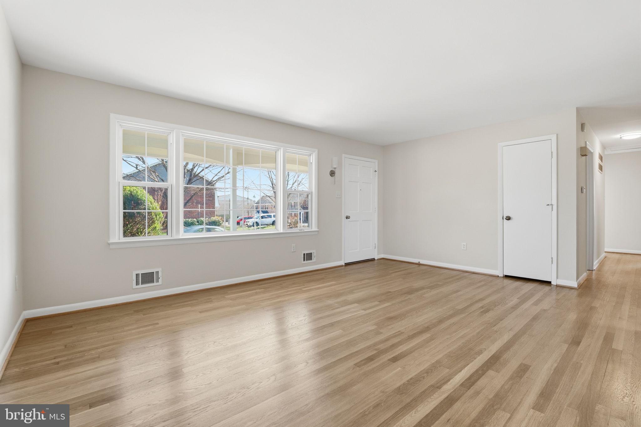 COLLEGE ESTATES - Residential