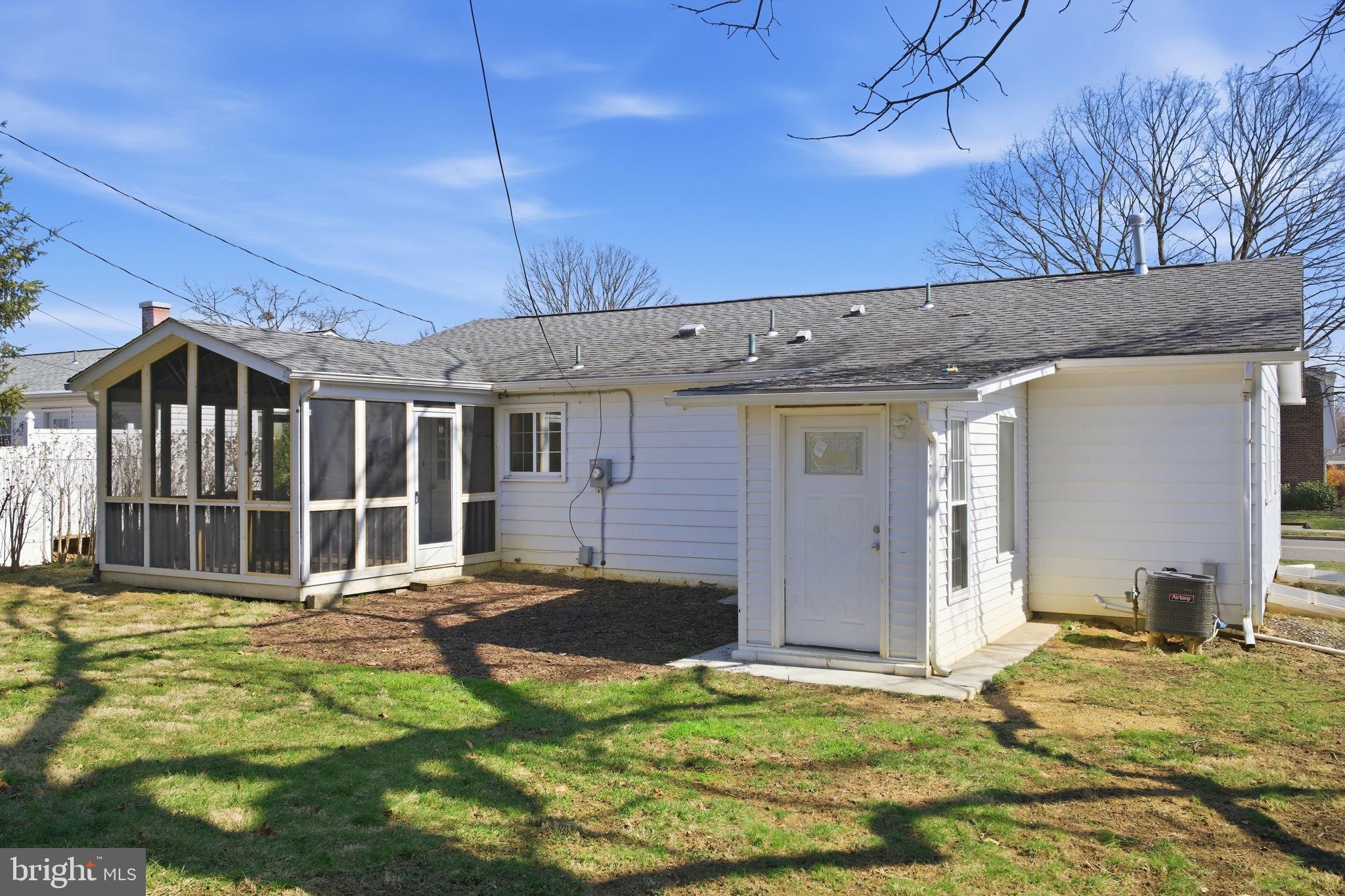 COLLEGE ESTATES - Residential