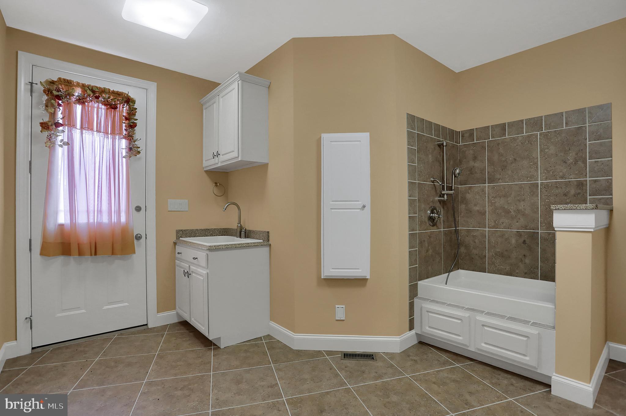 NEW OXFORD - Residential