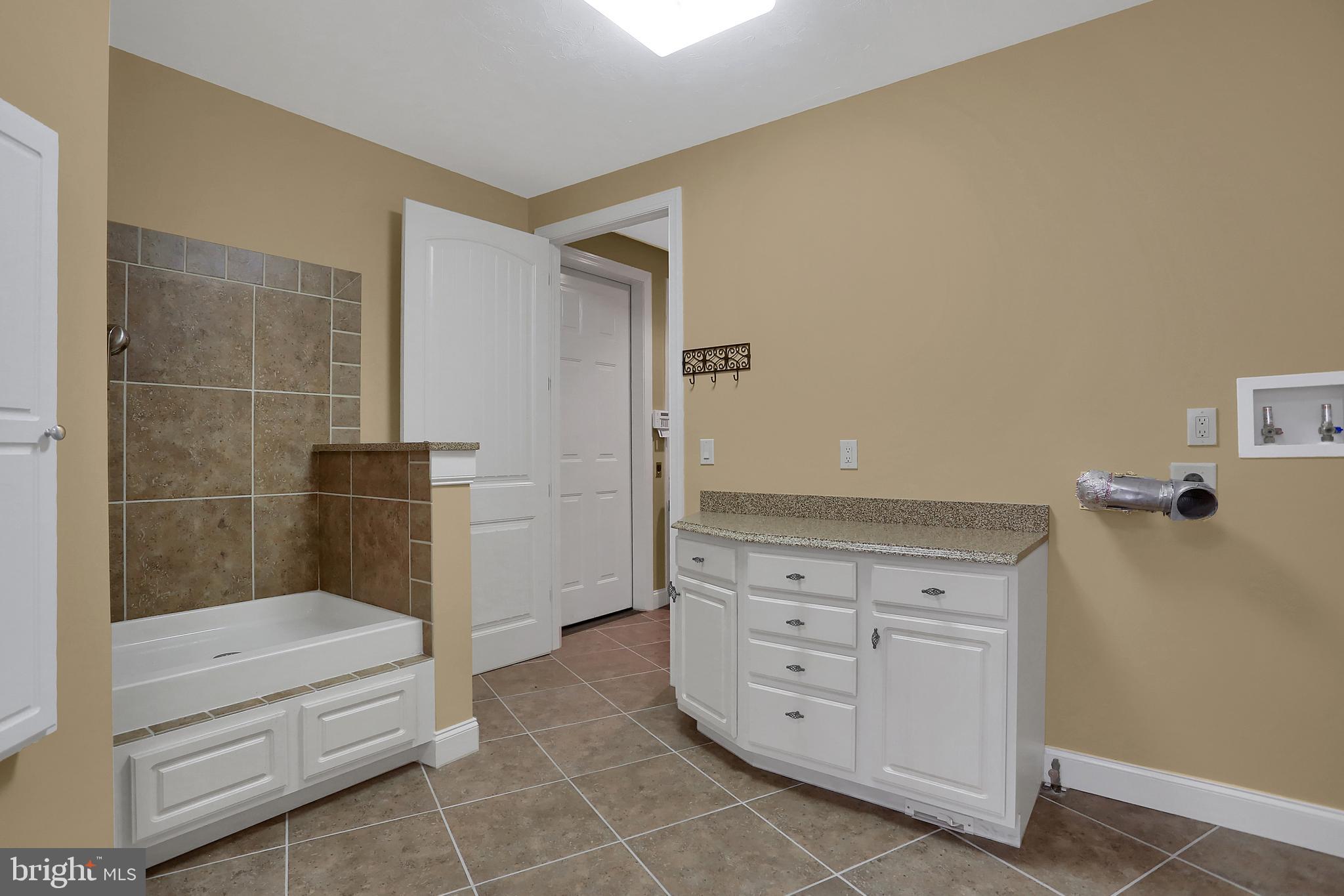 NEW OXFORD - Residential