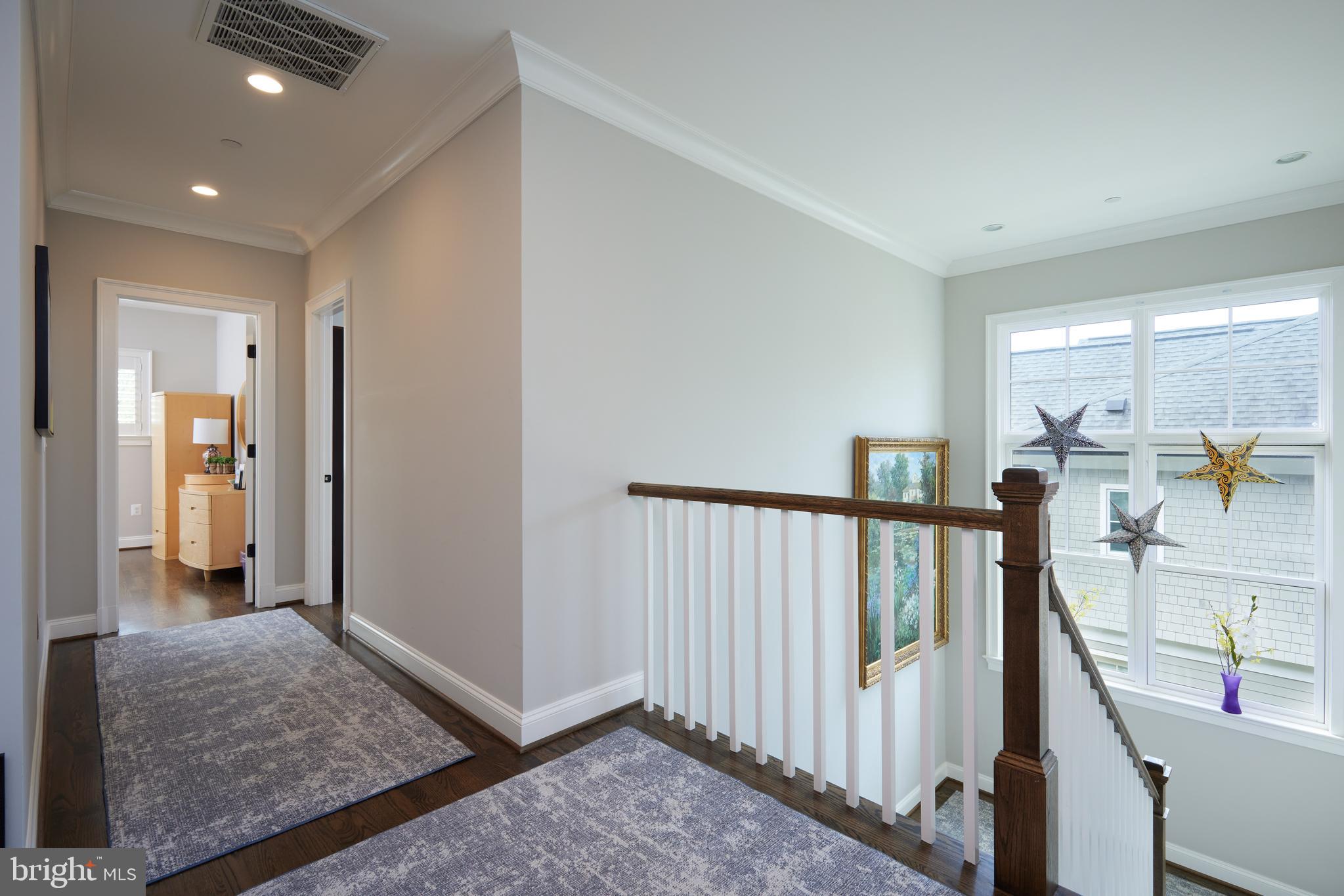 TULIP HILL - Residential