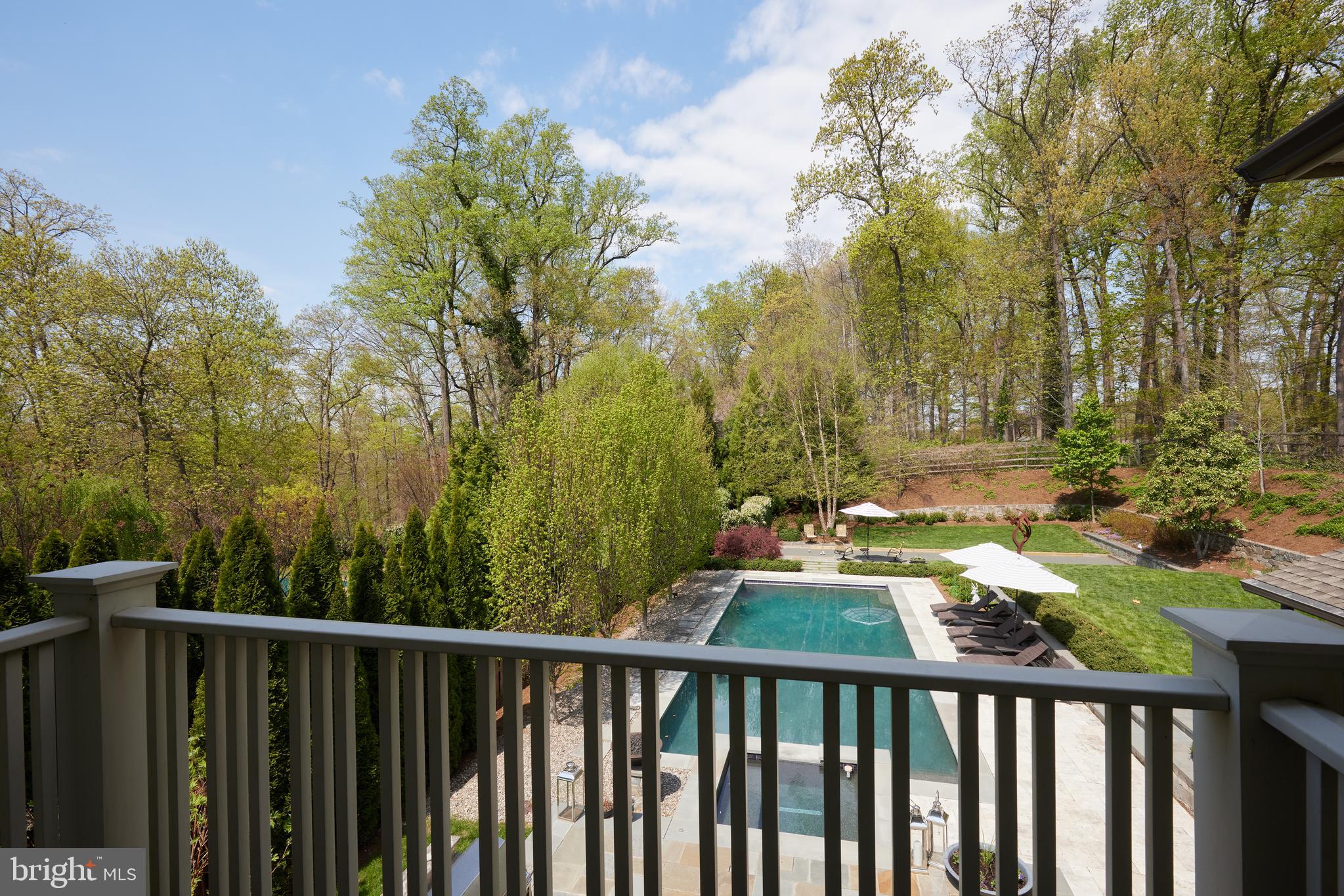 TULIP HILL - Residential