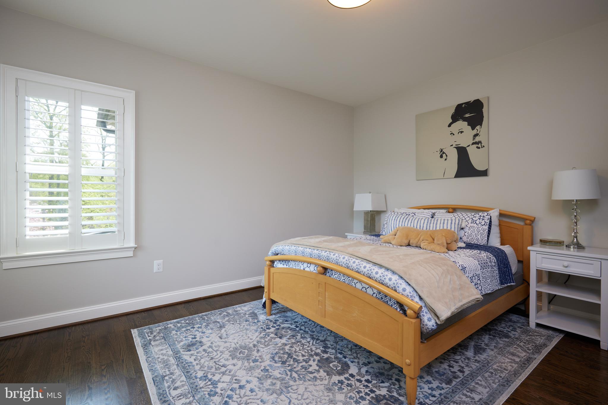 TULIP HILL - Residential