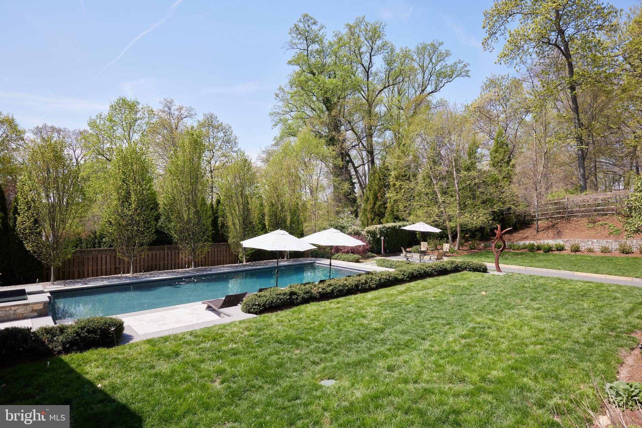 TULIP HILL - Residential