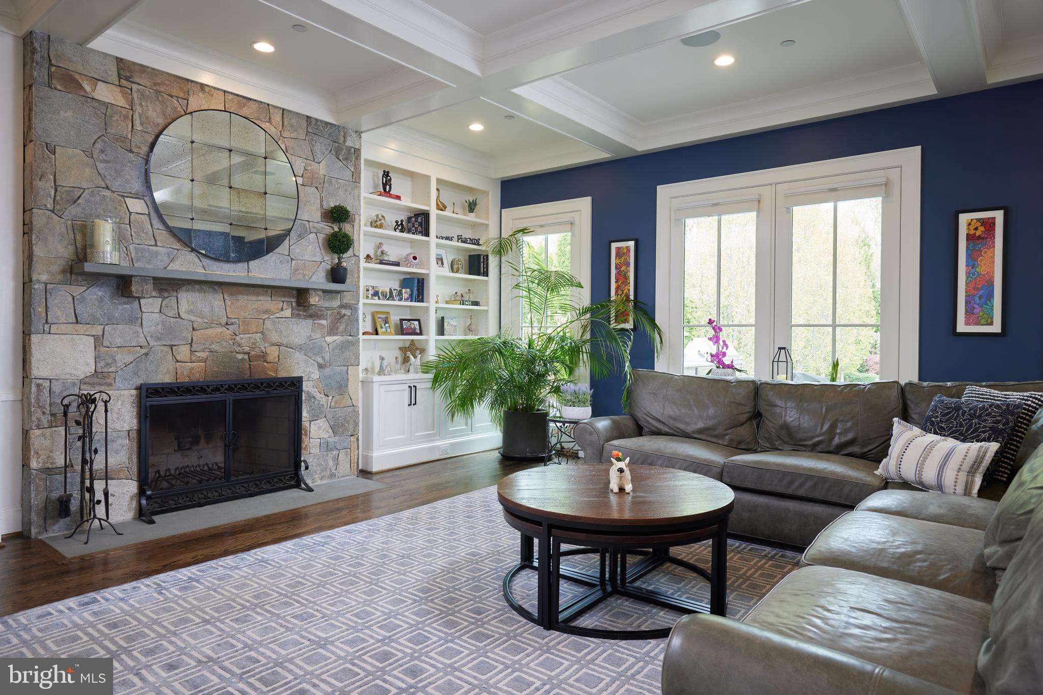 TULIP HILL - Residential