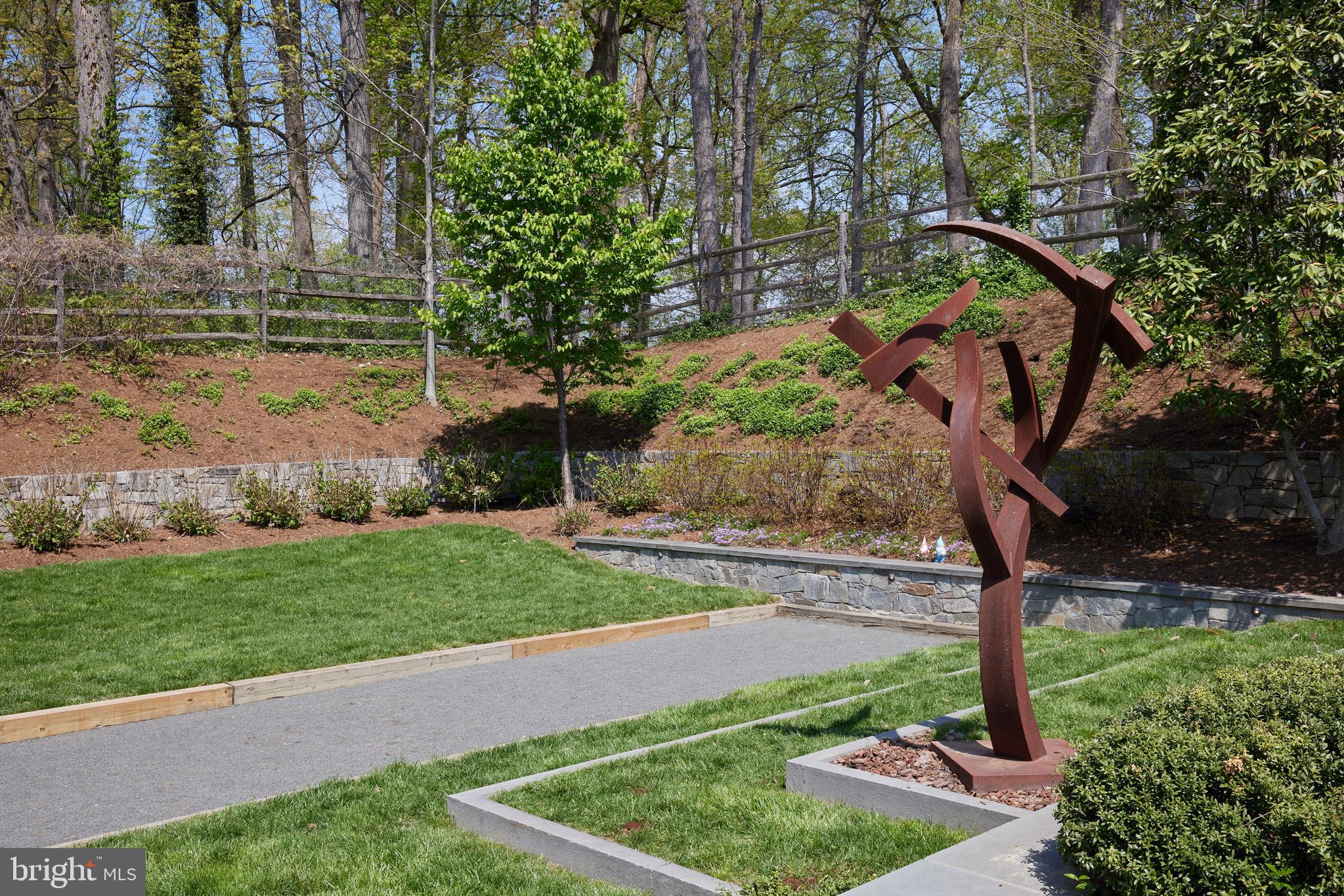 TULIP HILL - Residential