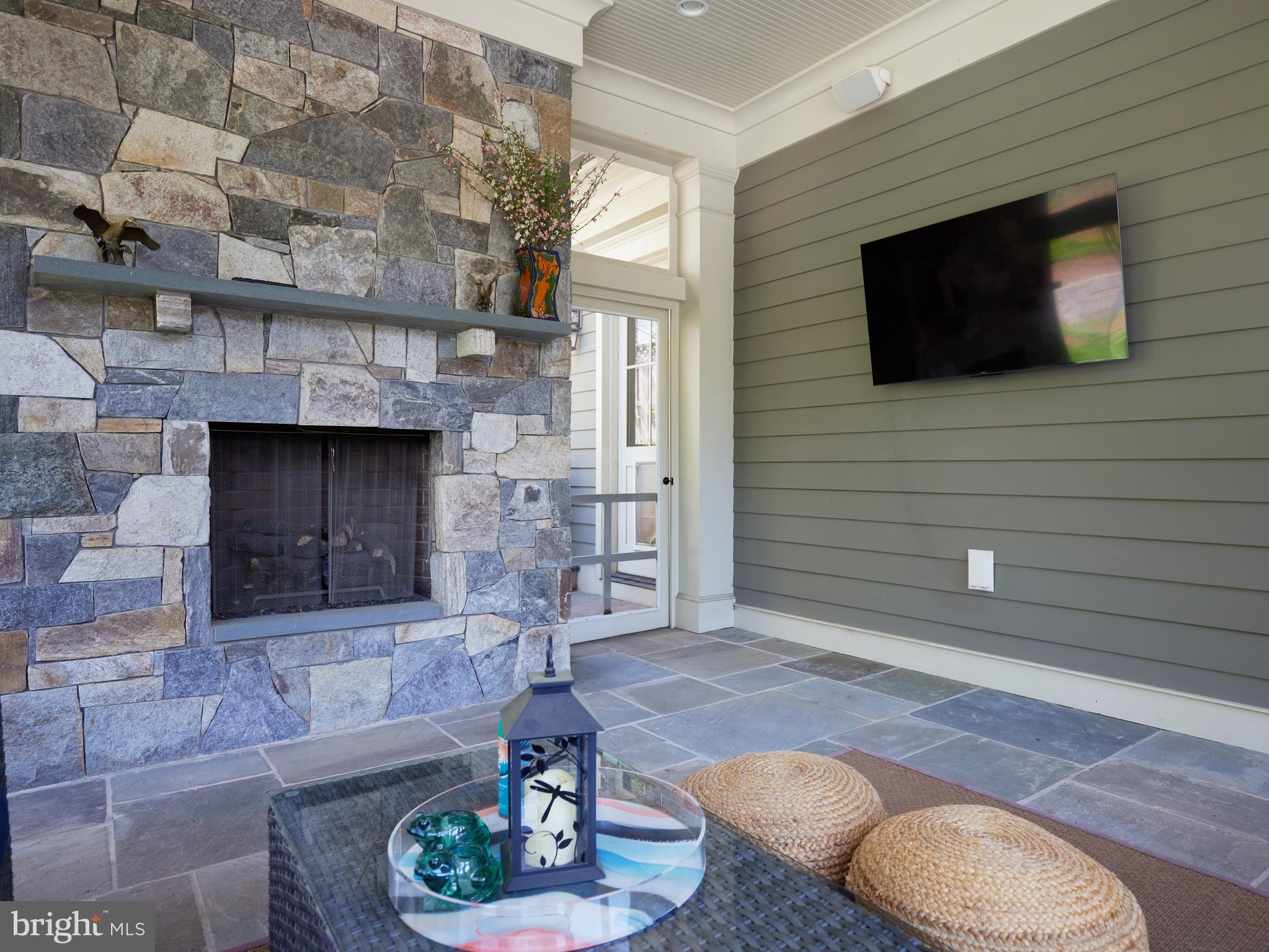 TULIP HILL - Residential