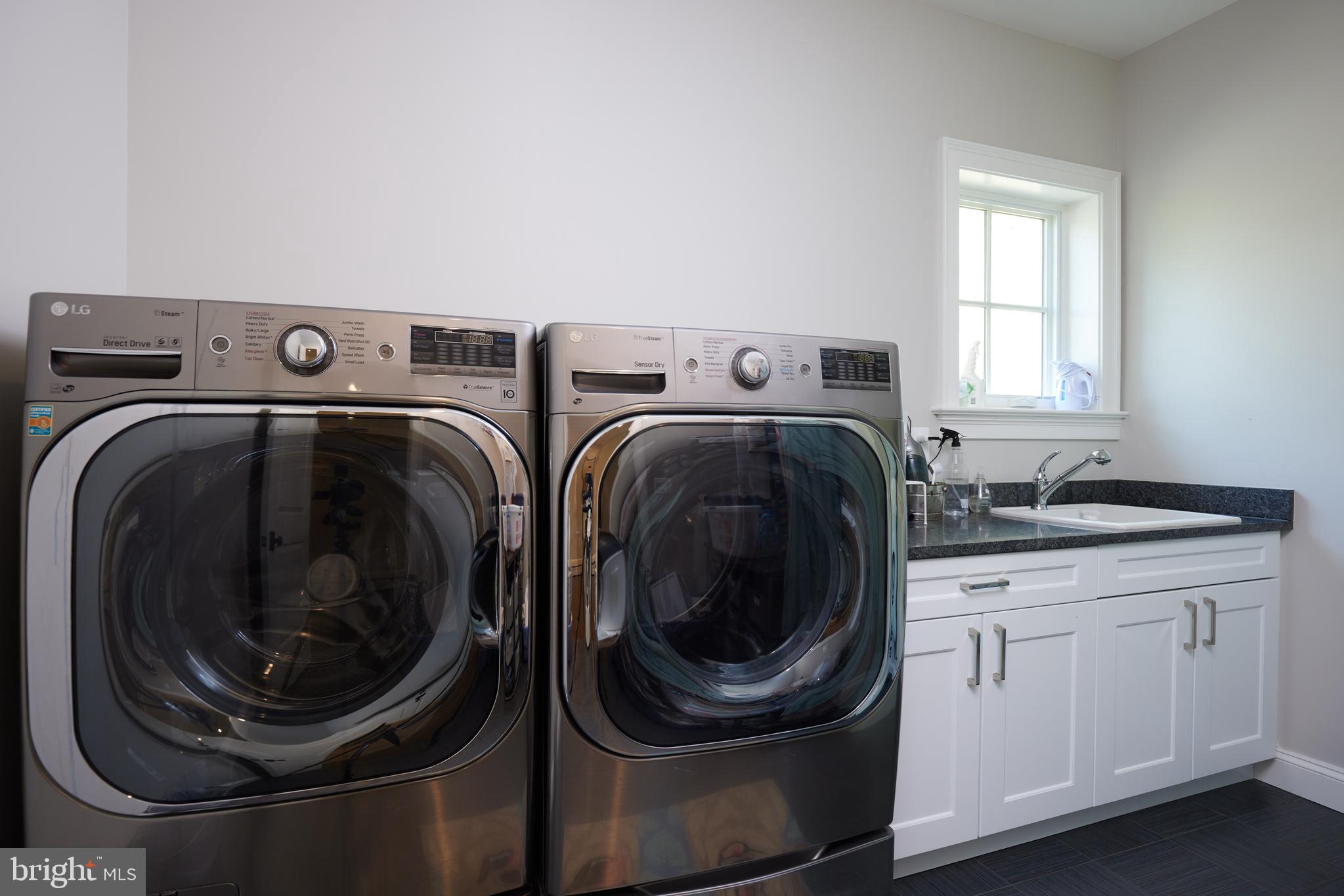 TULIP HILL - Residential