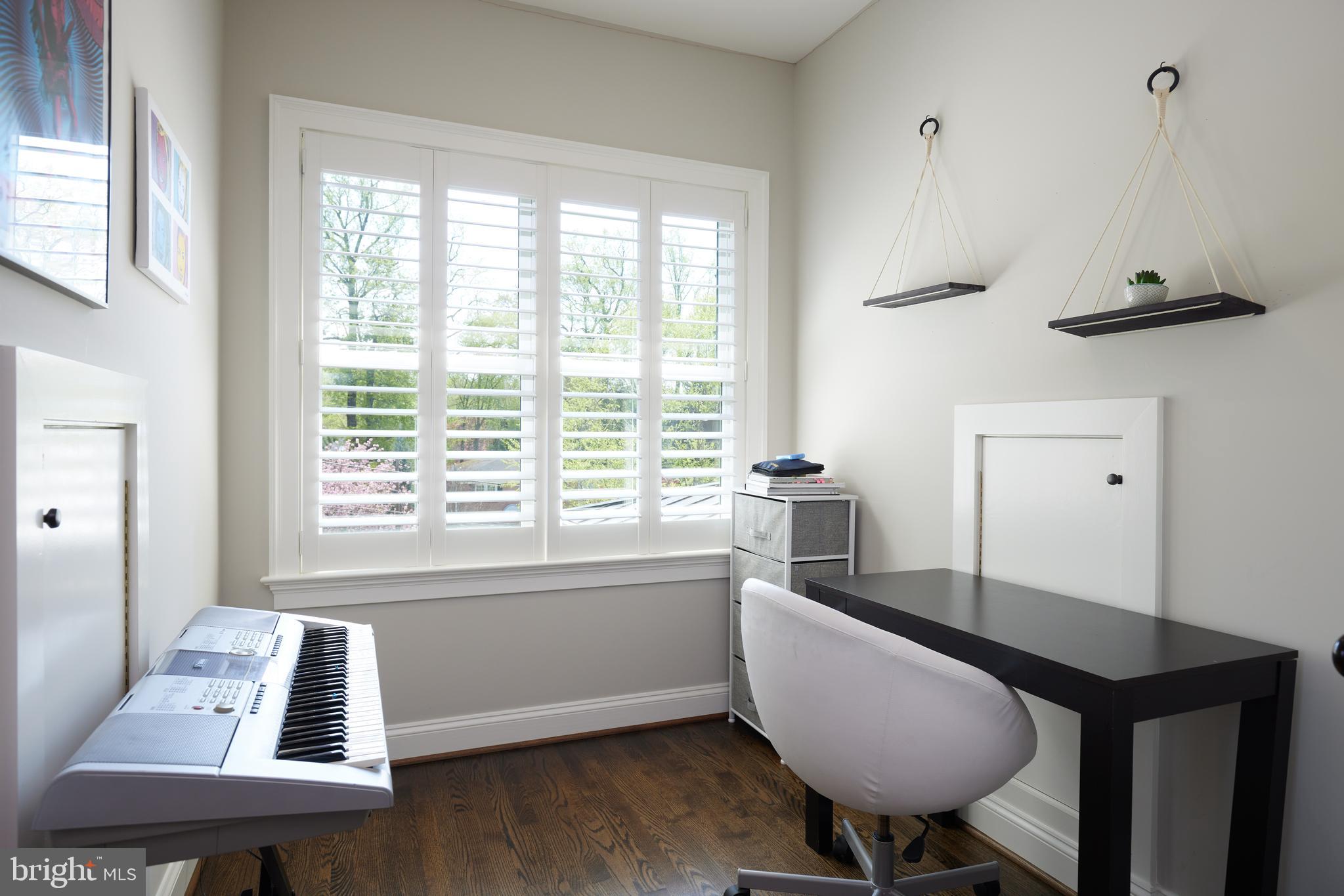 TULIP HILL - Residential