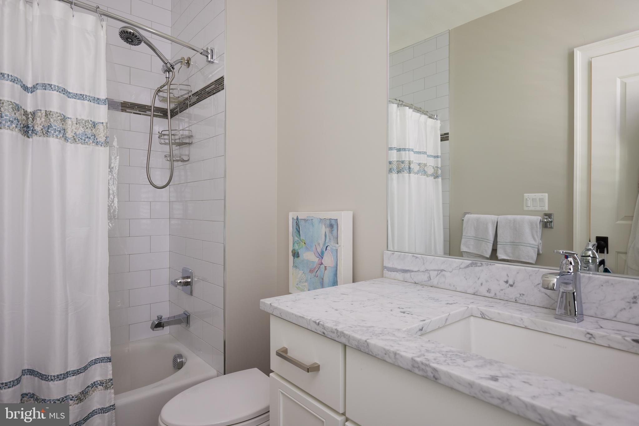 TULIP HILL - Residential