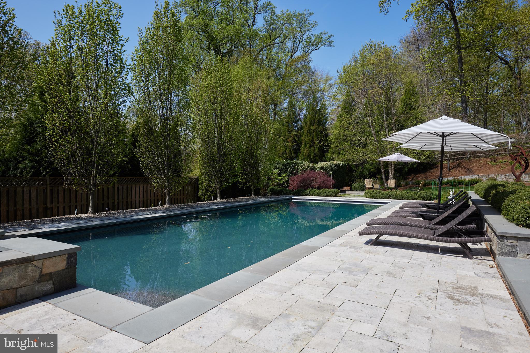 TULIP HILL - Residential