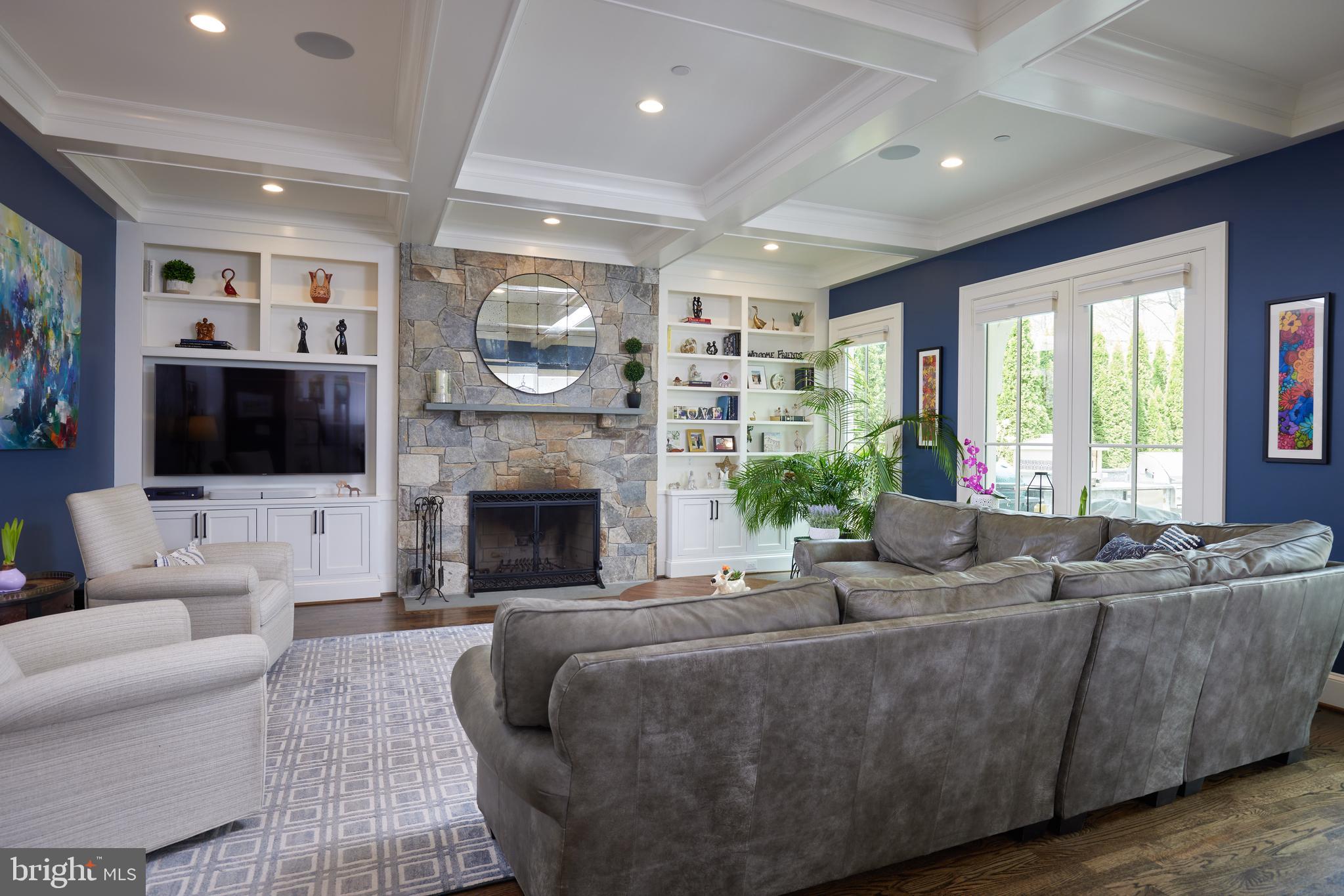 TULIP HILL - Residential