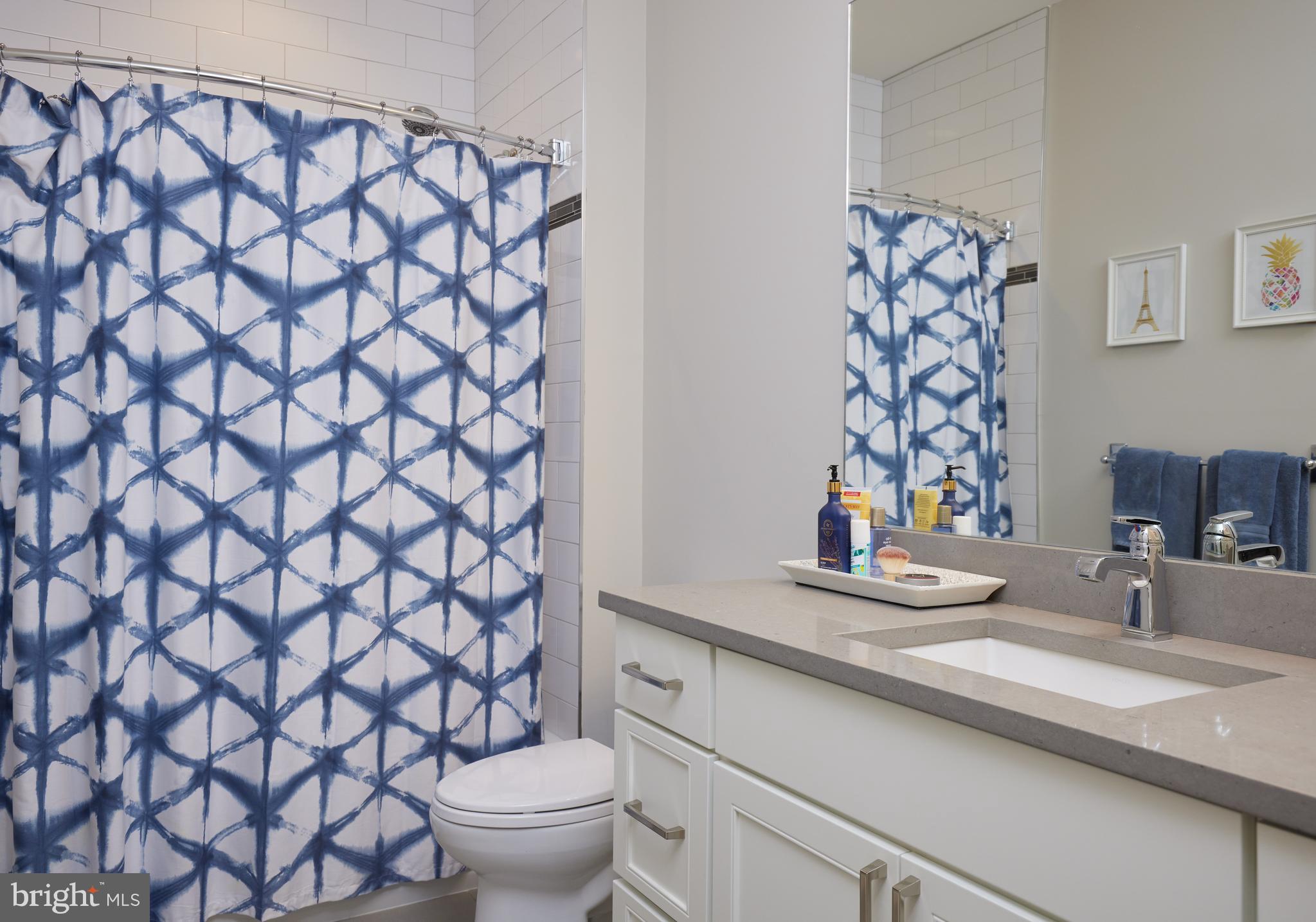 TULIP HILL - Residential