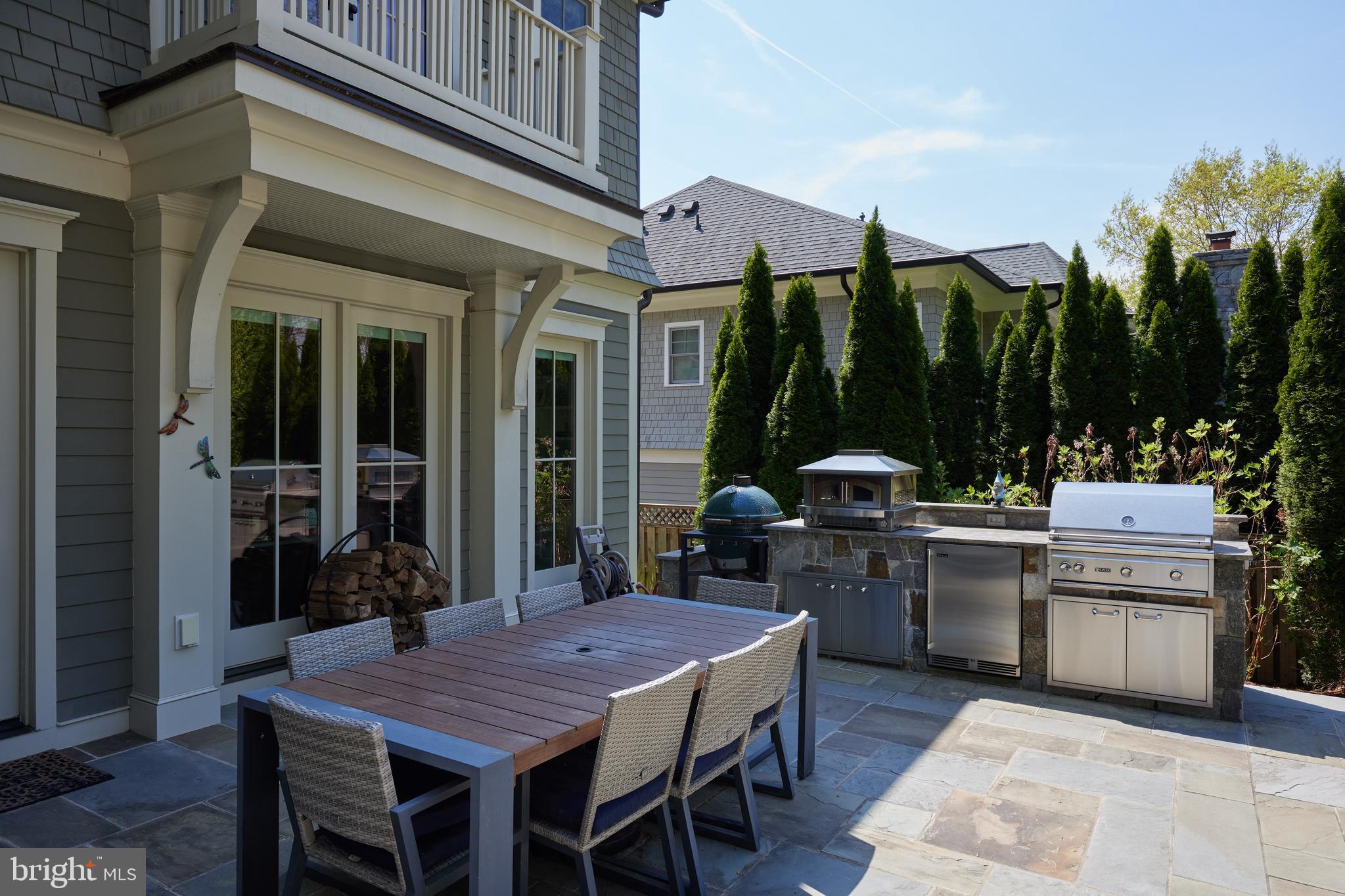 TULIP HILL - Residential