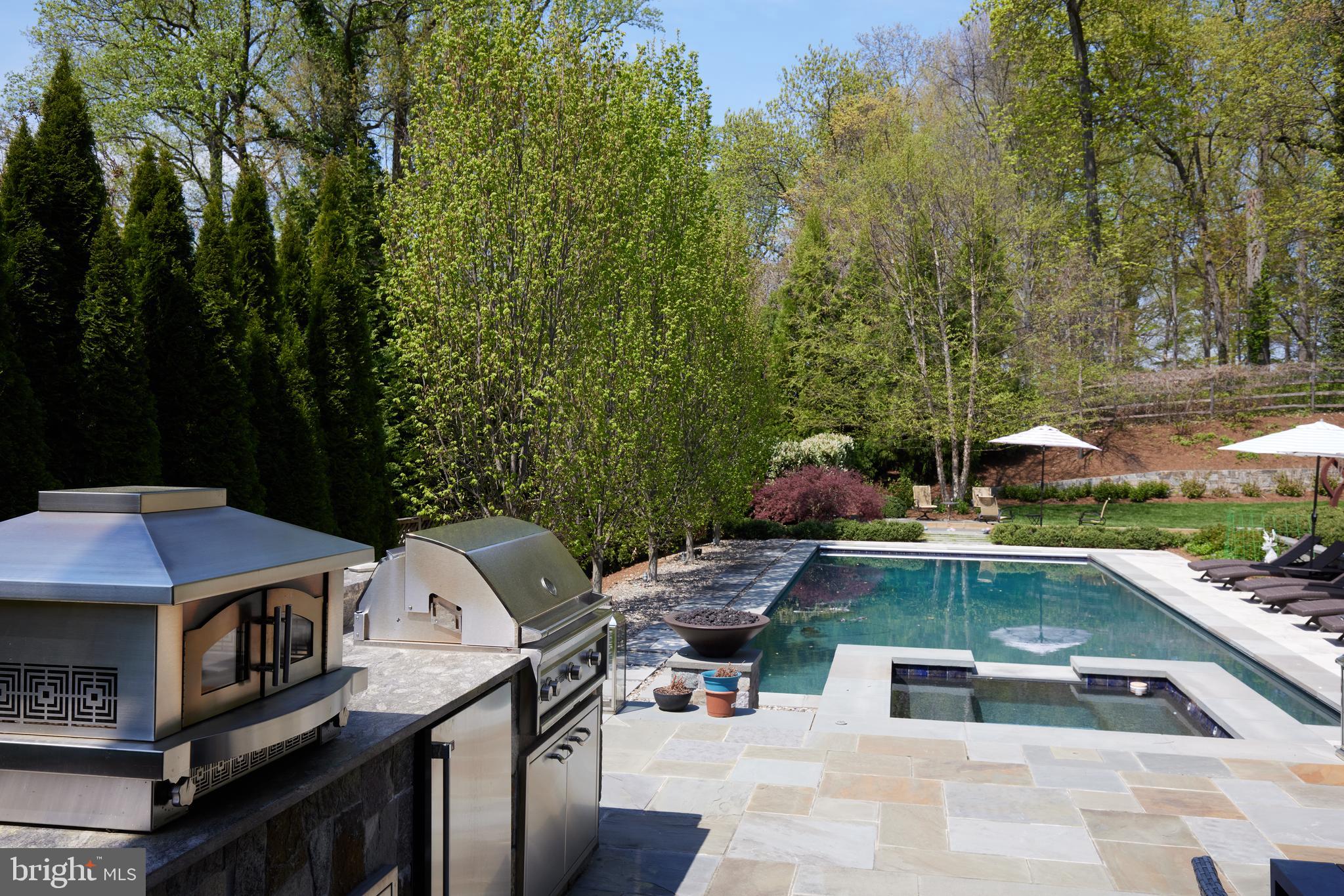 TULIP HILL - Residential