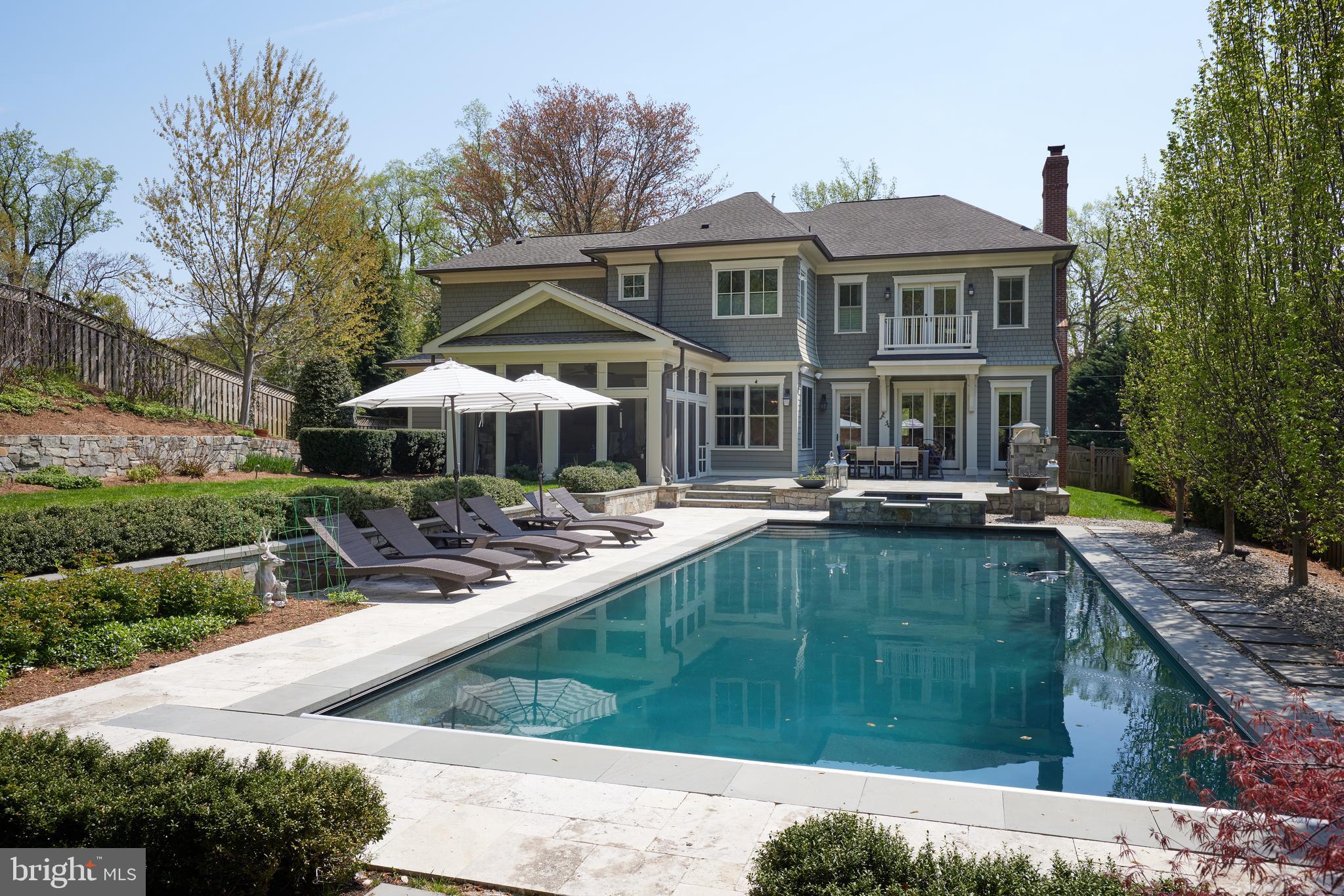 TULIP HILL - Residential