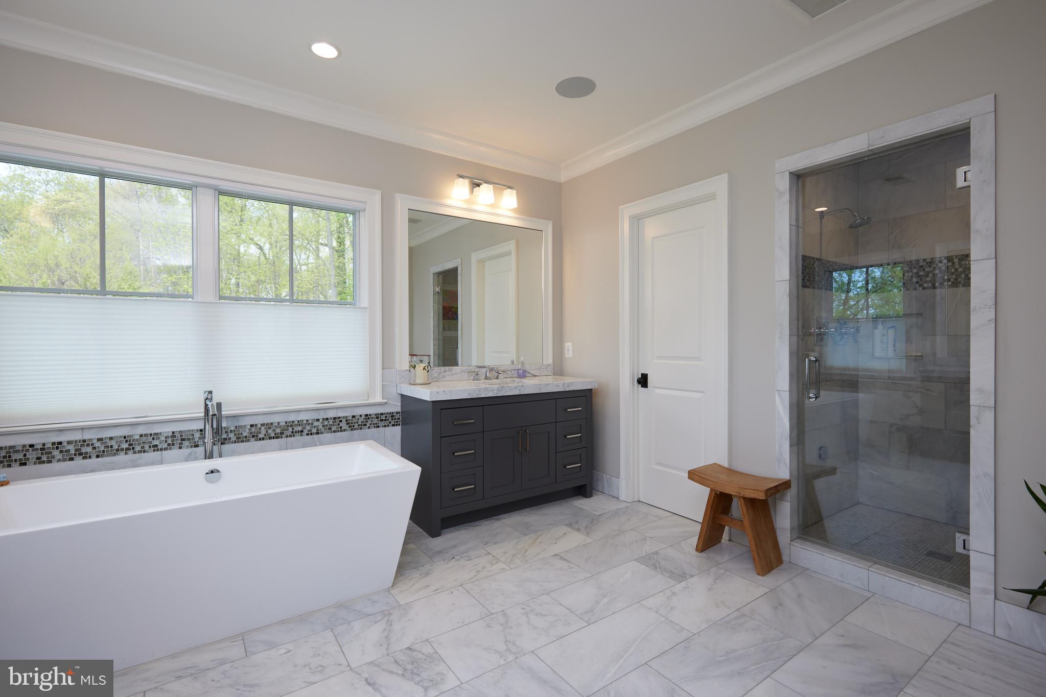 TULIP HILL - Residential