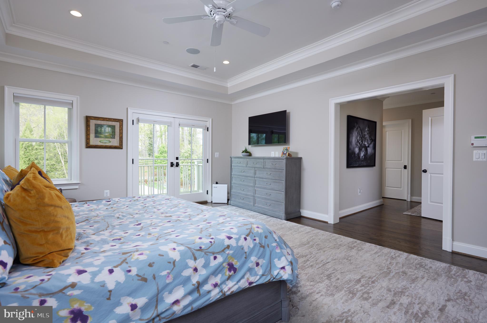 TULIP HILL - Residential