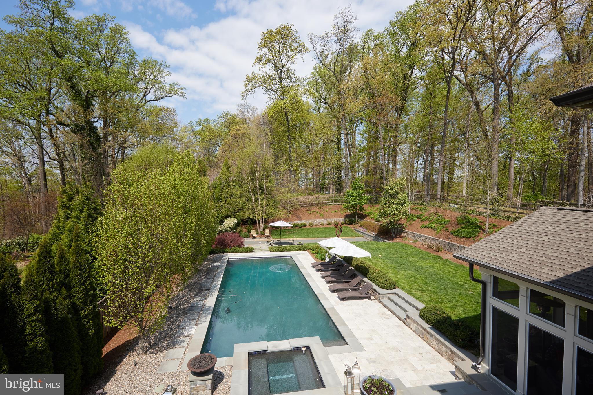 TULIP HILL - Residential