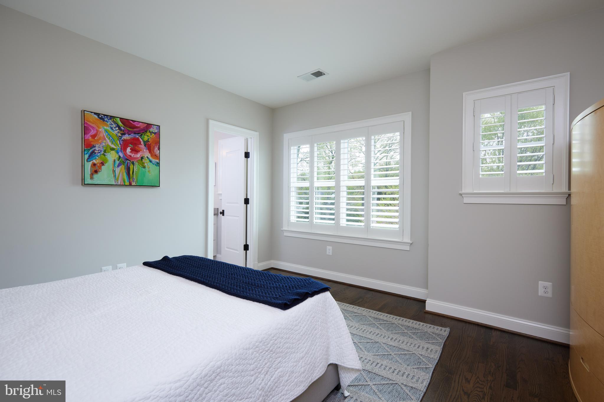 TULIP HILL - Residential