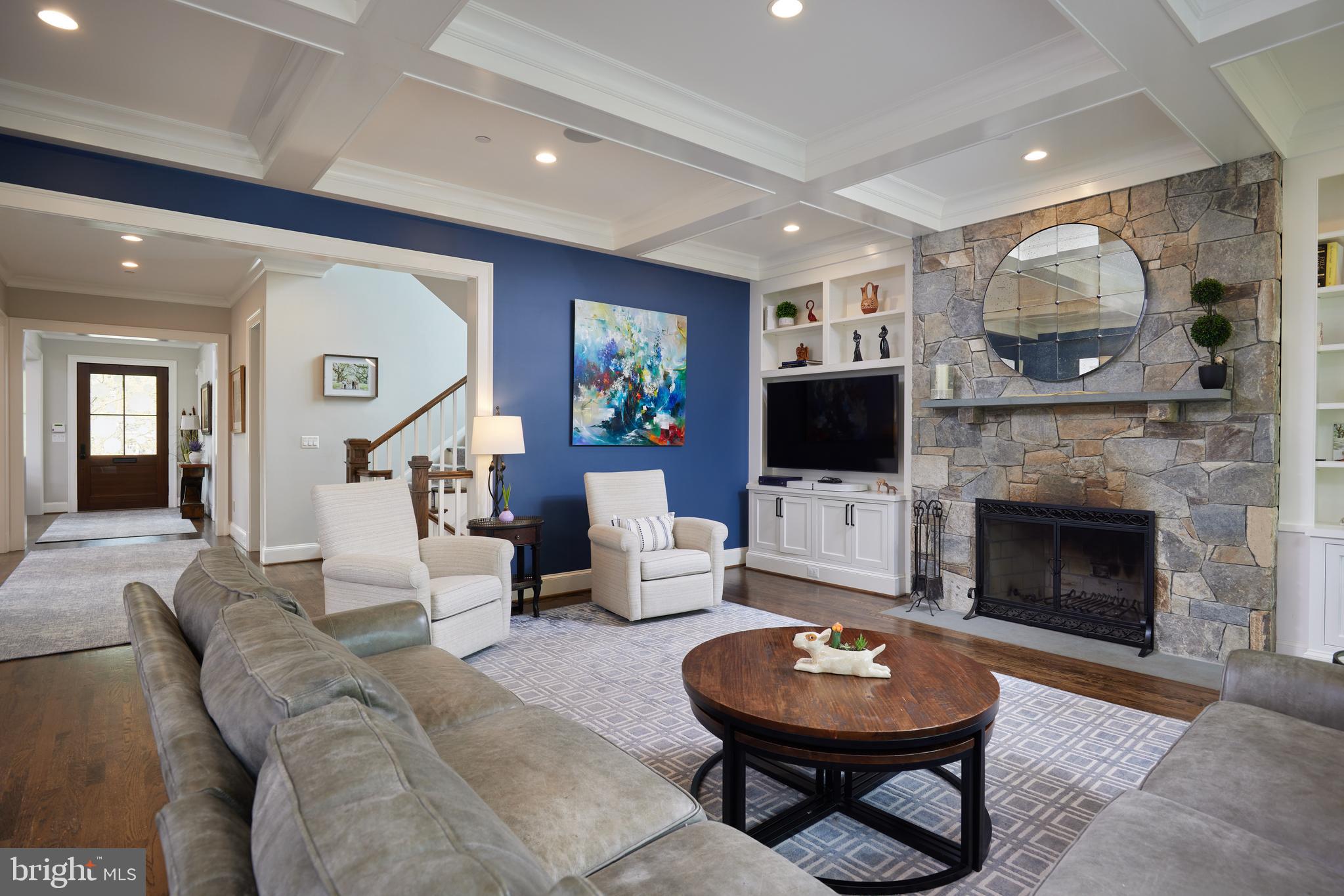 TULIP HILL - Residential