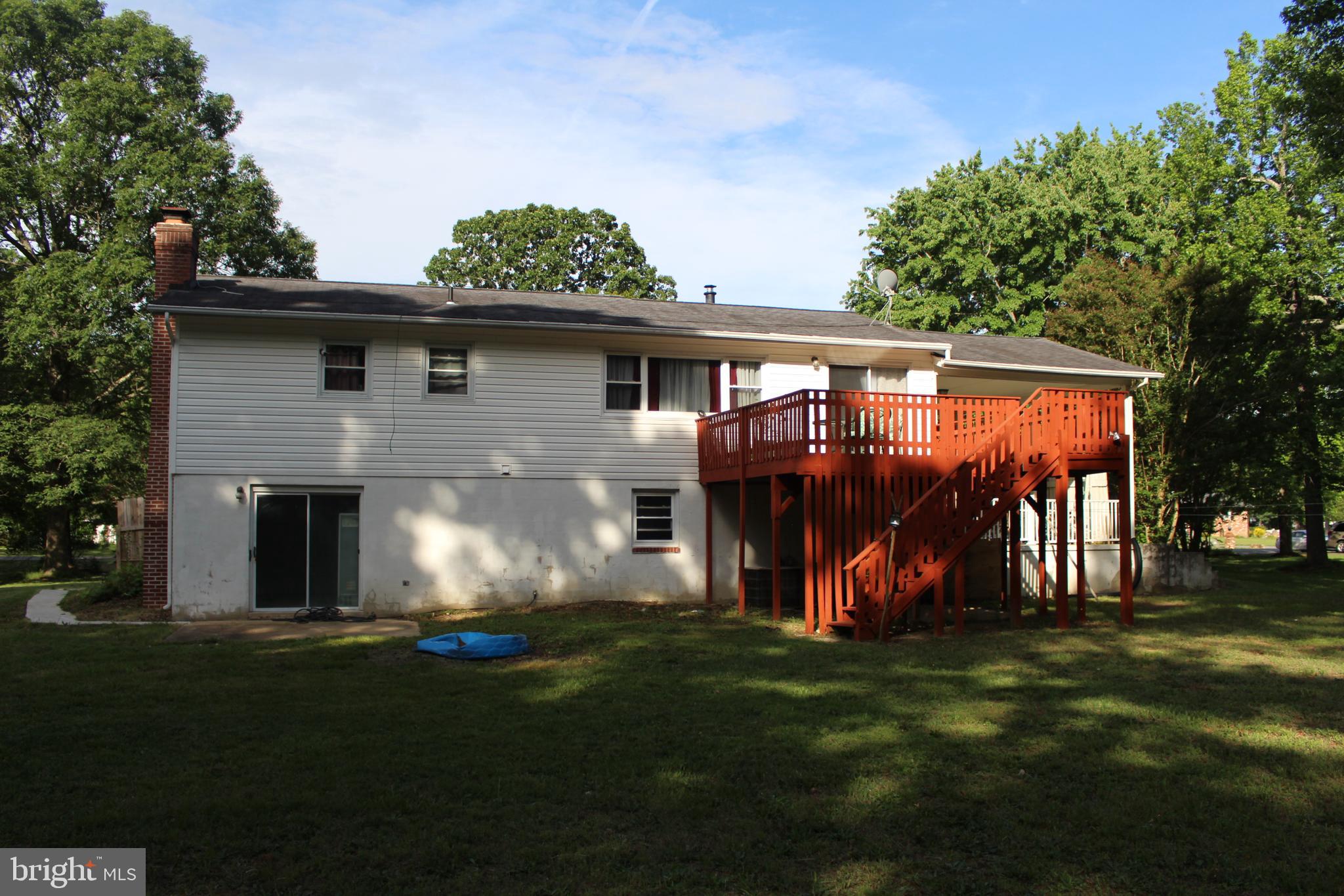 3720 LAUREL DRIVE