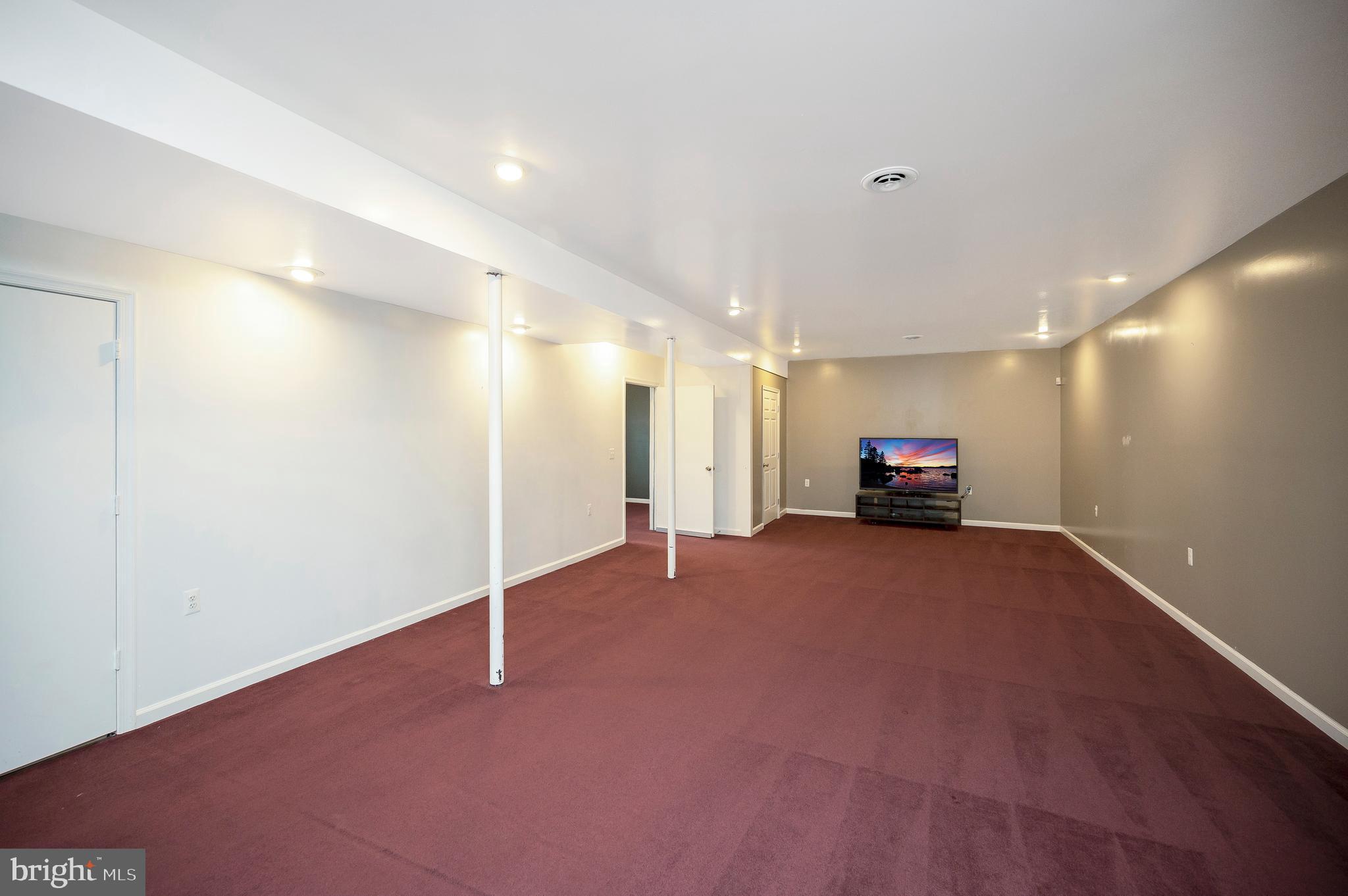 ENGLAND RUN NORTH - Residential