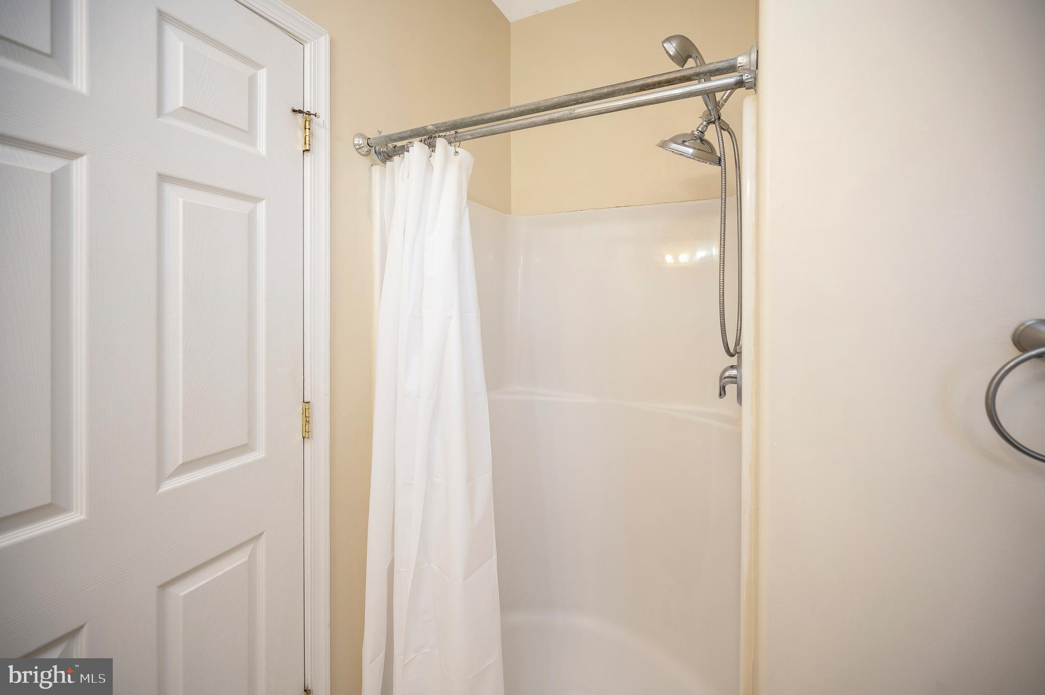 ENGLAND RUN NORTH - Residential