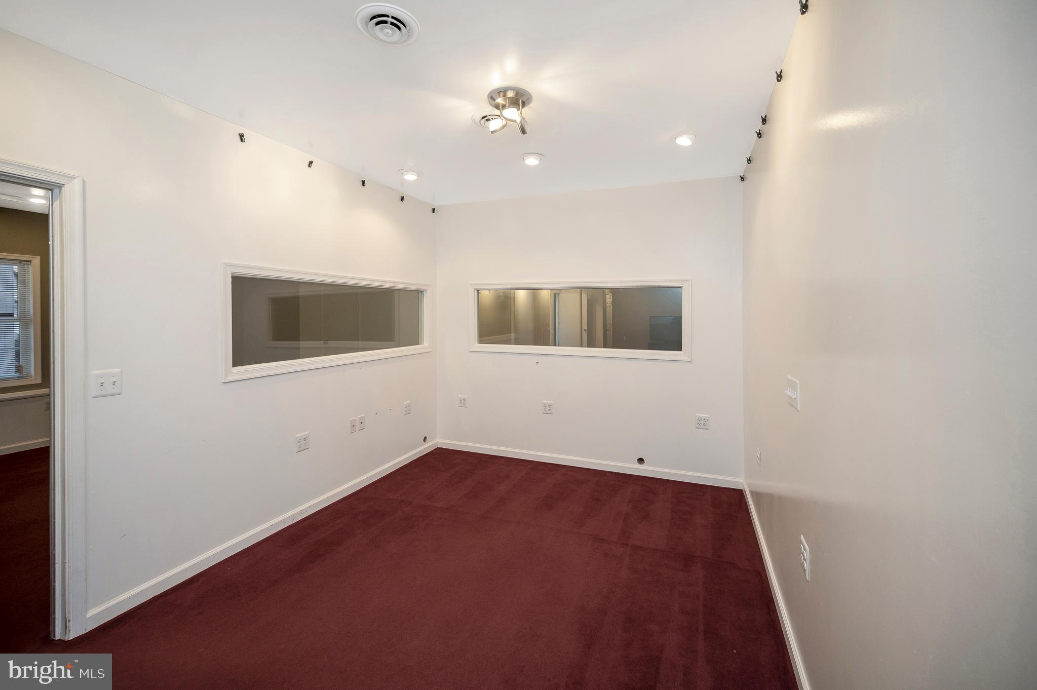 ENGLAND RUN NORTH - Residential