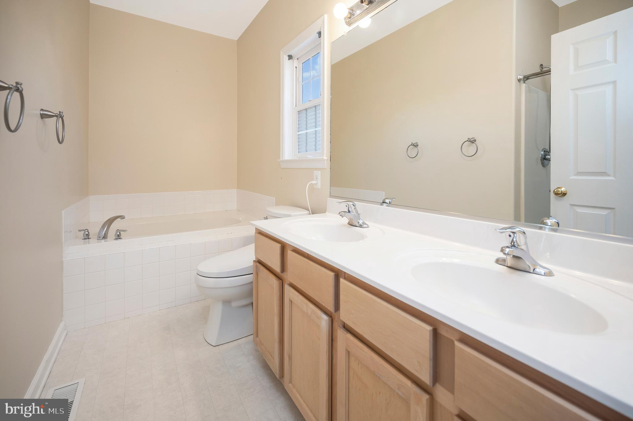 ENGLAND RUN NORTH - Residential