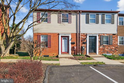 Photo of 34 Garrison Ridge Court #34, OWINGS MILLS, MD 21117 (MLS # MDBC2156768)