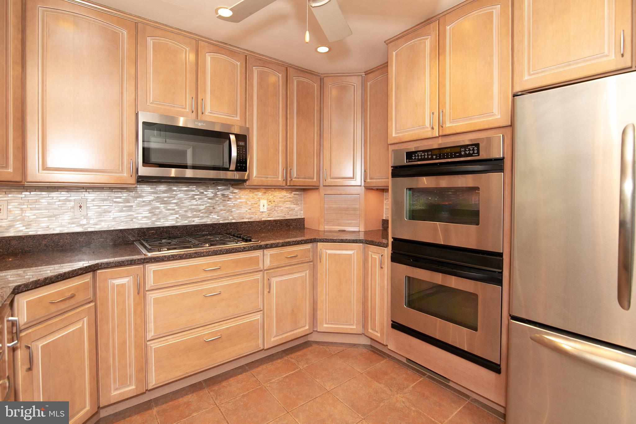 COLLINGWOOD ON THE POTOMAC - Residential Lease