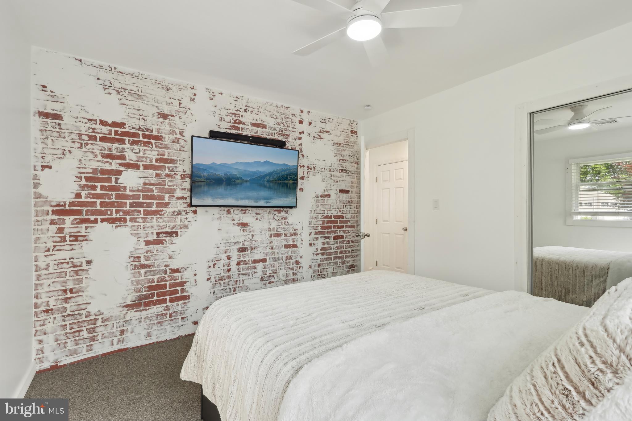 VERMILION HILL - Residential