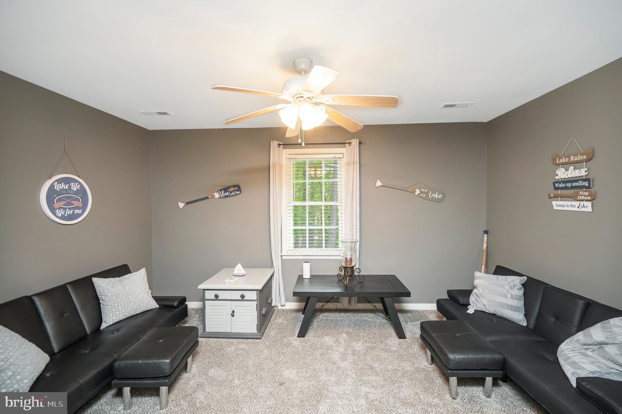 TALL PINES - Residential