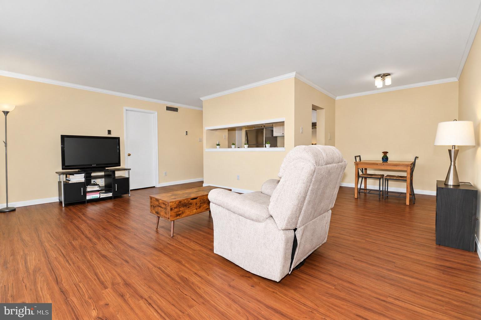 1570 THE FAIRWAY 101 EAST