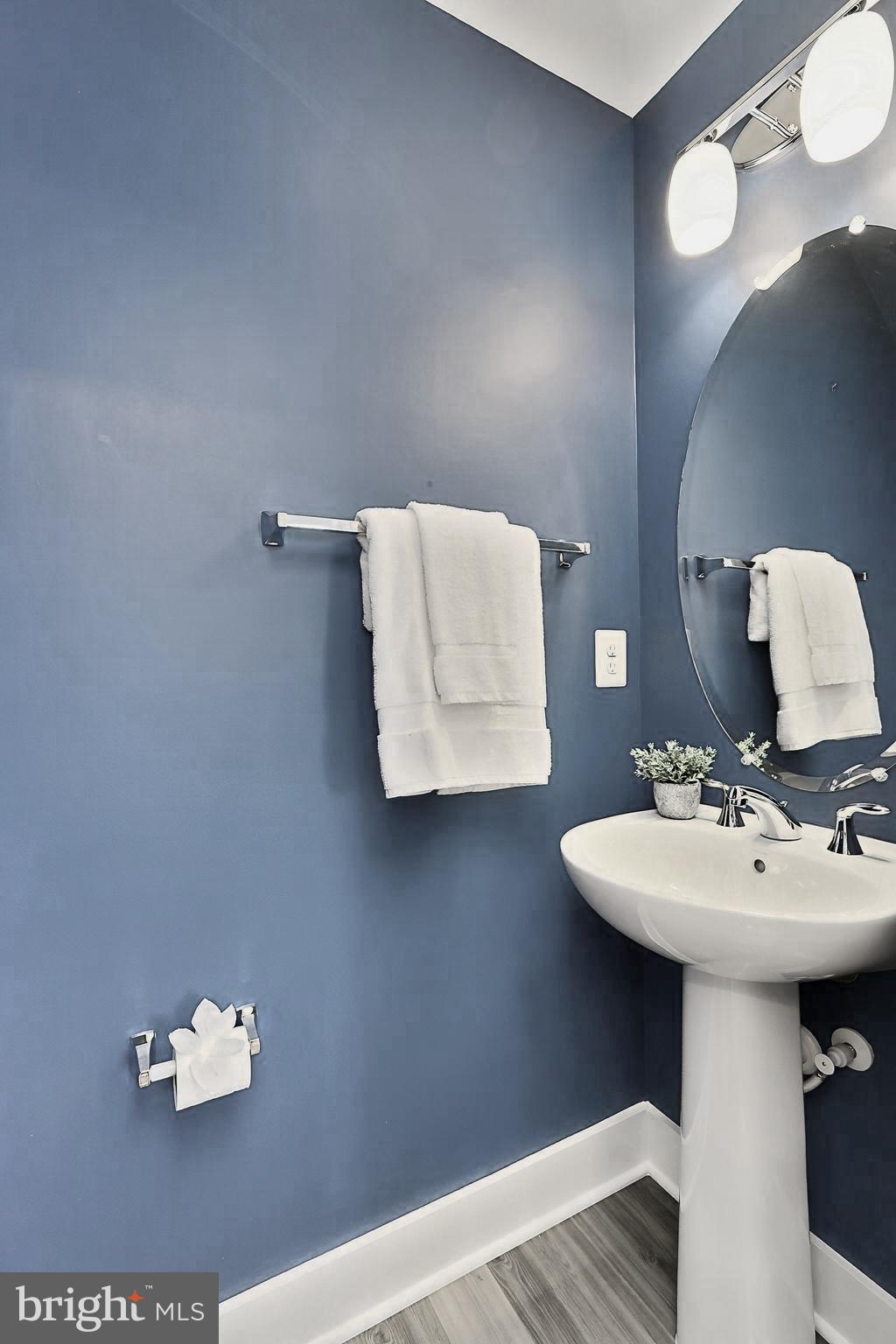 SM ONE LOUDOUN CONDO - Residential